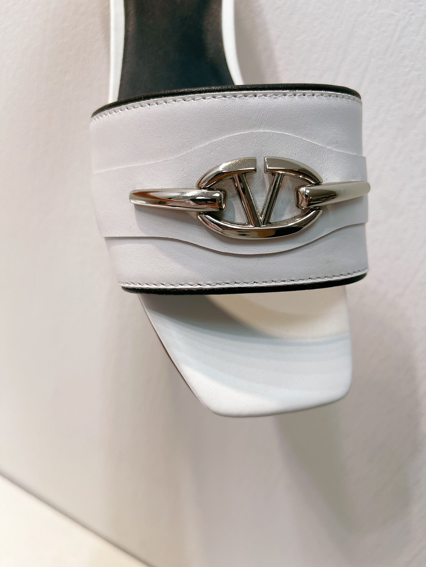 VT Moon Slides in Leather White Cowhide 292865