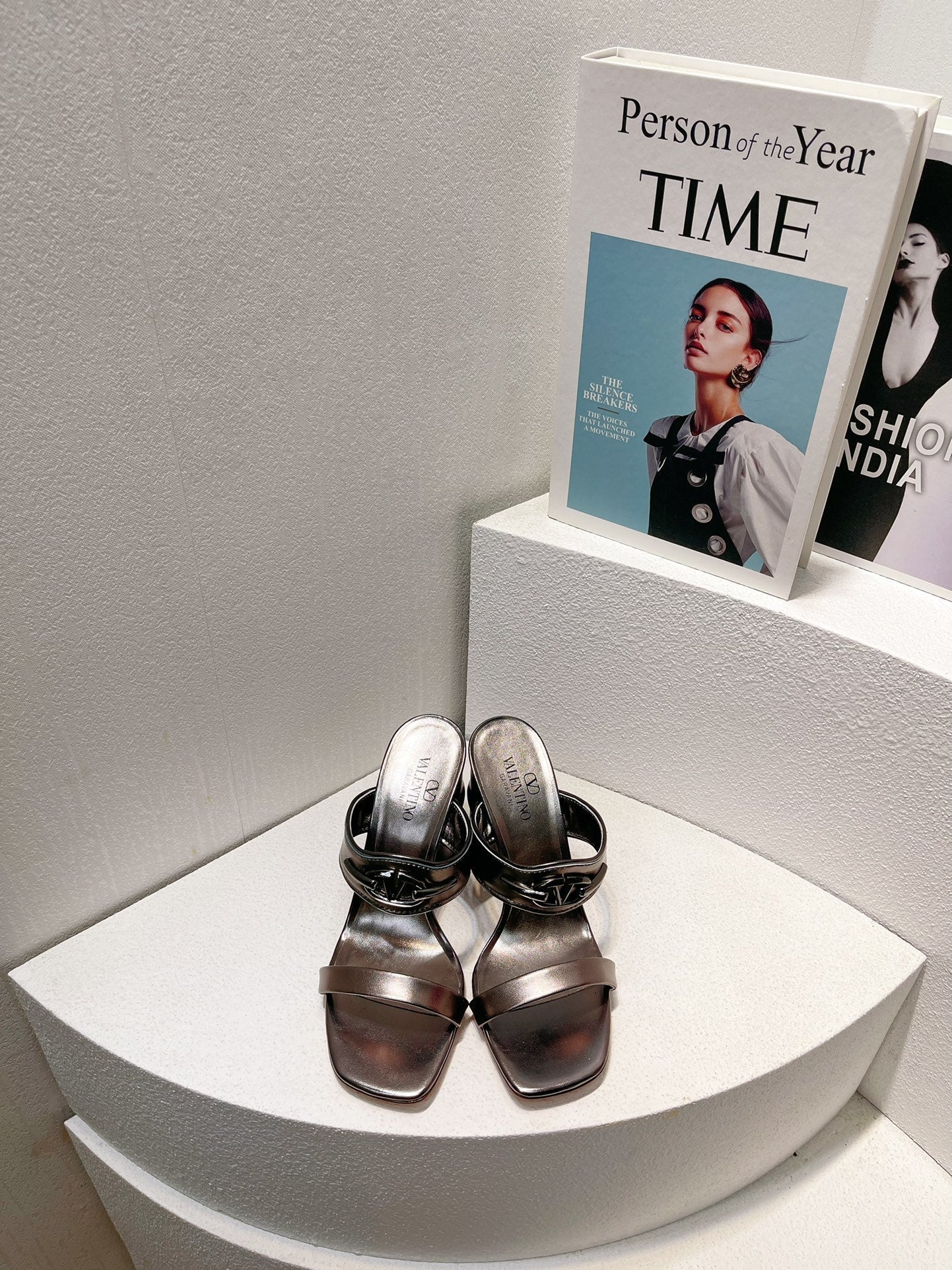 VT Heeled Sandal Gray Cowhide 292884