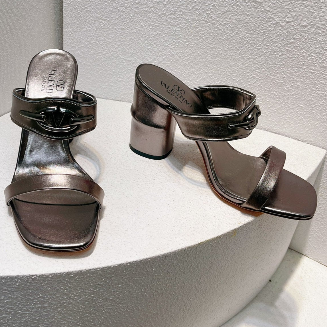 VT Heeled Sandal Gray Cowhide 292884