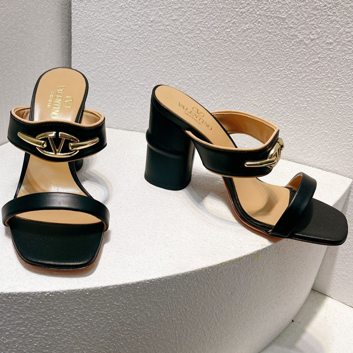 VT Heeled Sandal Black Cowhide 292885