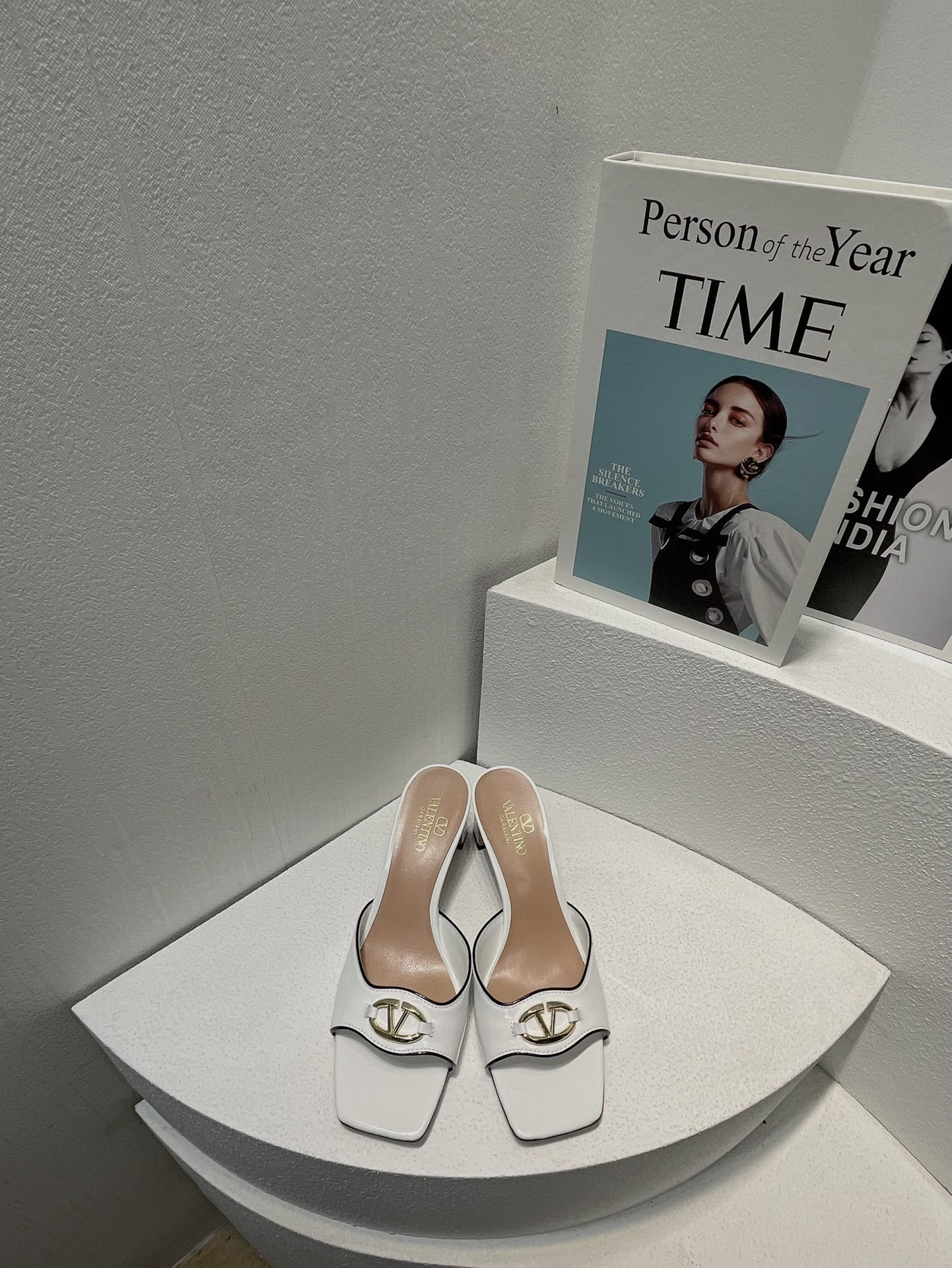 VT Mid Heel Mule Sandal White Sheepskin 292758