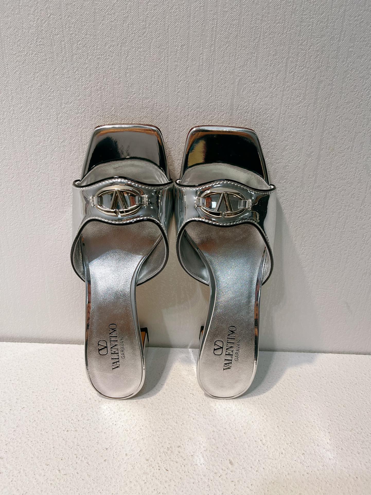 VT Mid Heel Mule Sandal Silver Sheepskin 292765