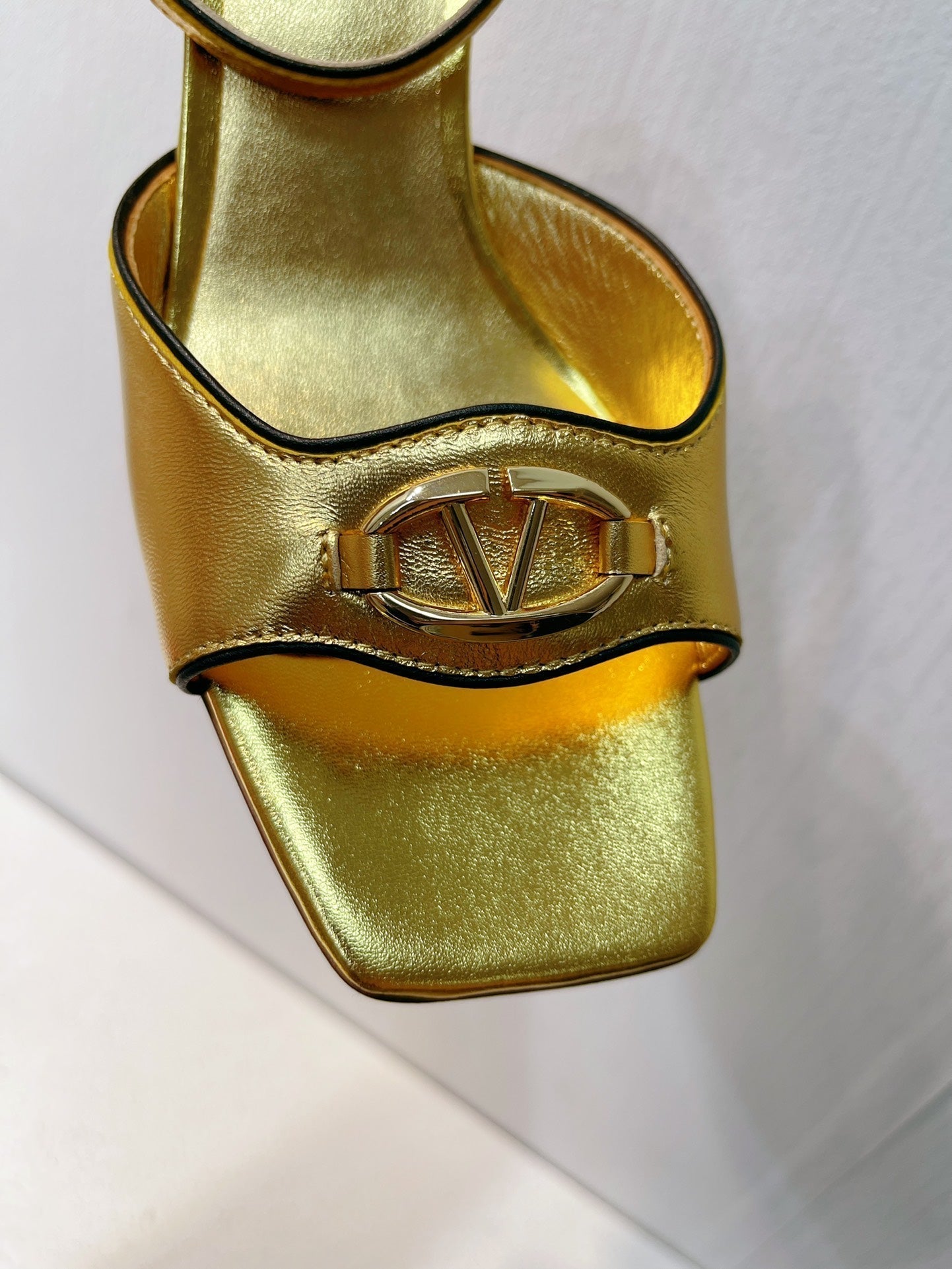 VT Sandals Heels 50mm Gold Cowhide 292774