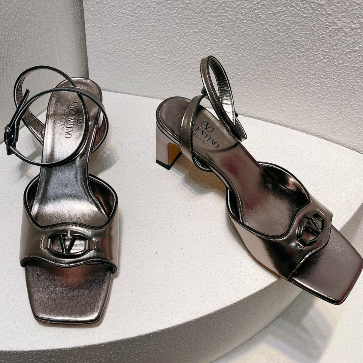 VT Sandals Heels 50mm Gray Cowhide 292776