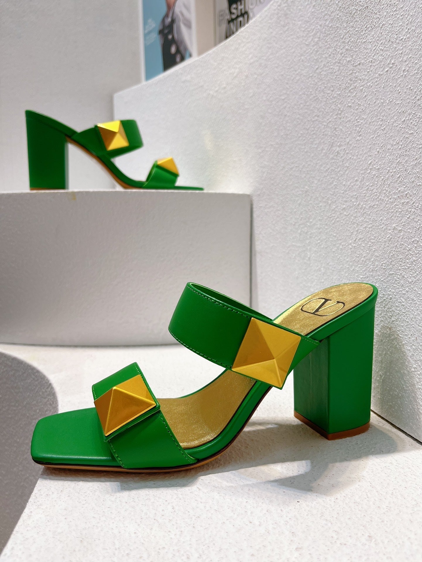 VT One Stud Leather Sandals Green Cowhide 292890