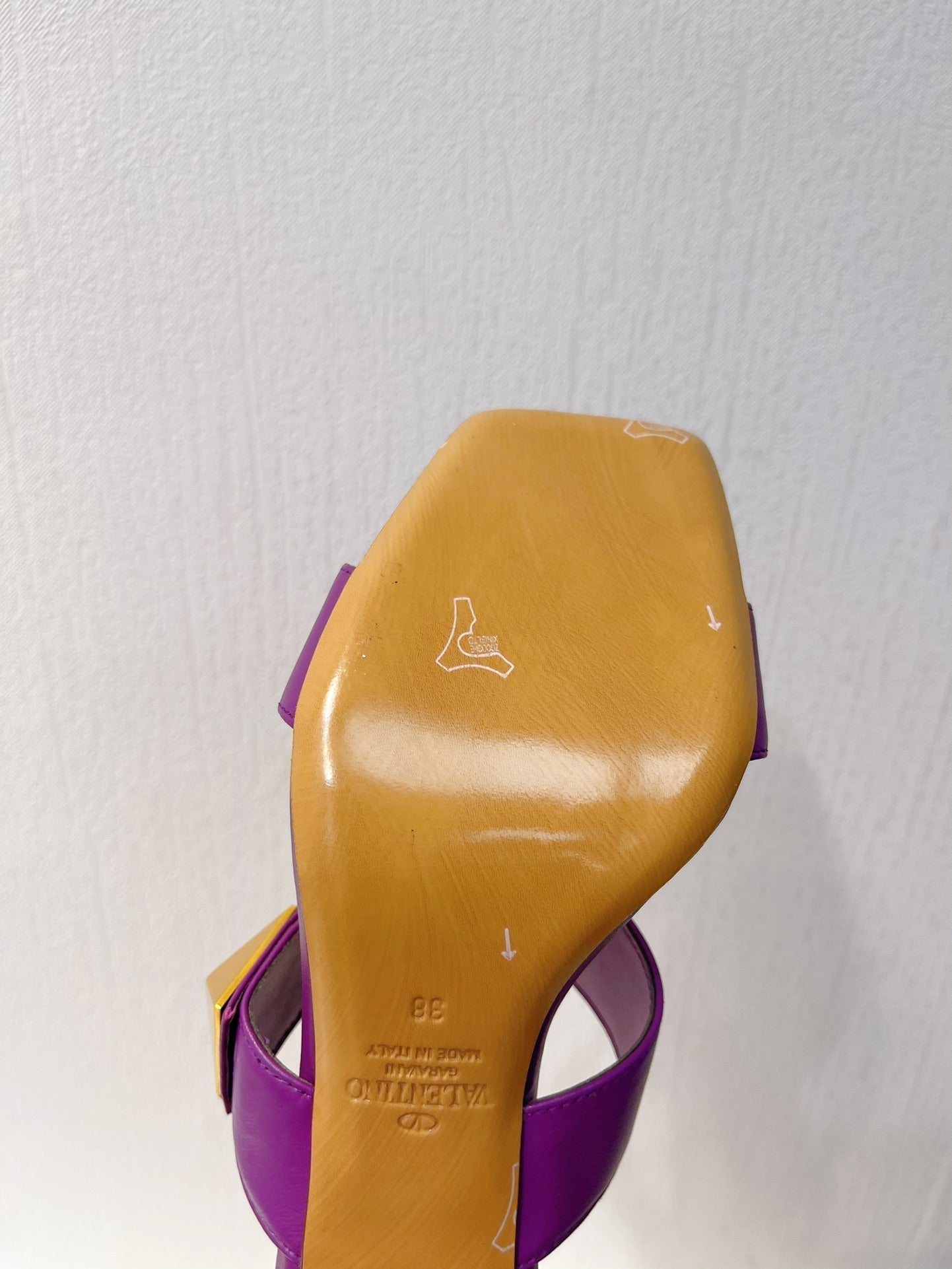 VT One Stud Leather Sandals Purple Cowhide 292891