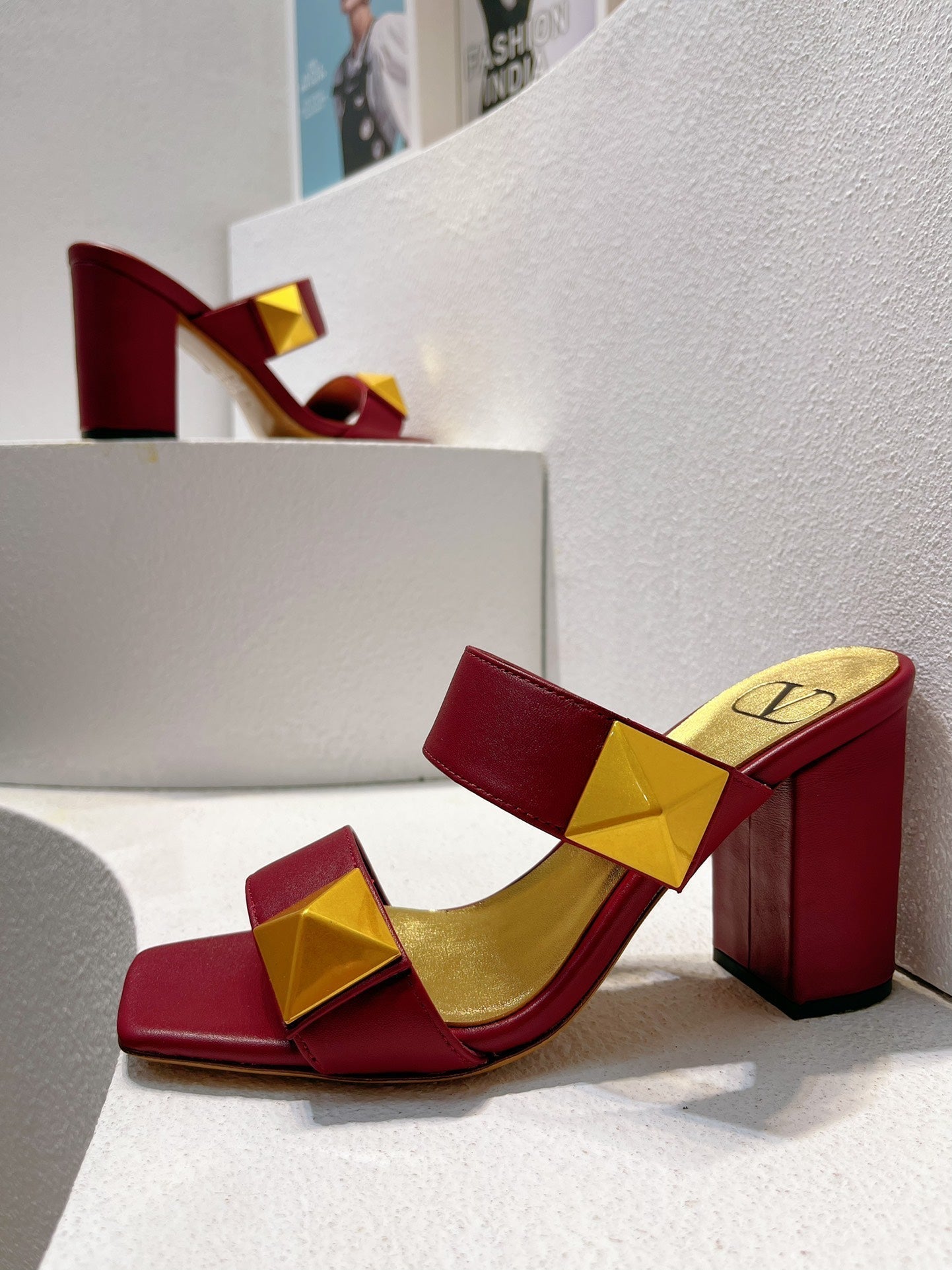 VT One Stud Leather Sandals Ruby Red Cowhide 292752