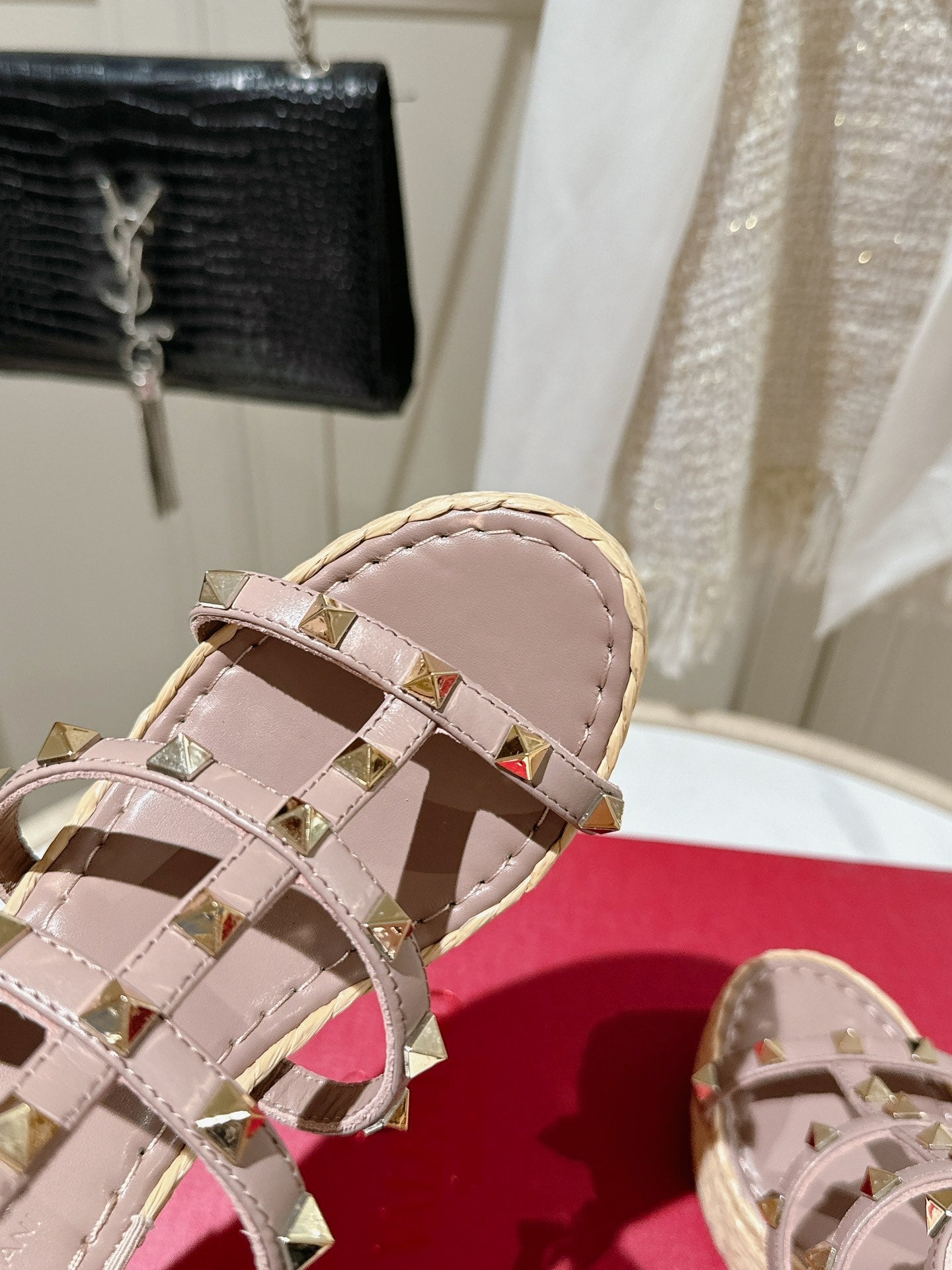 Rockstud Ankle Strap Wedge Sandal In Crepe Pink Calfskin Leather And Beige Raffia 100mm 829391
