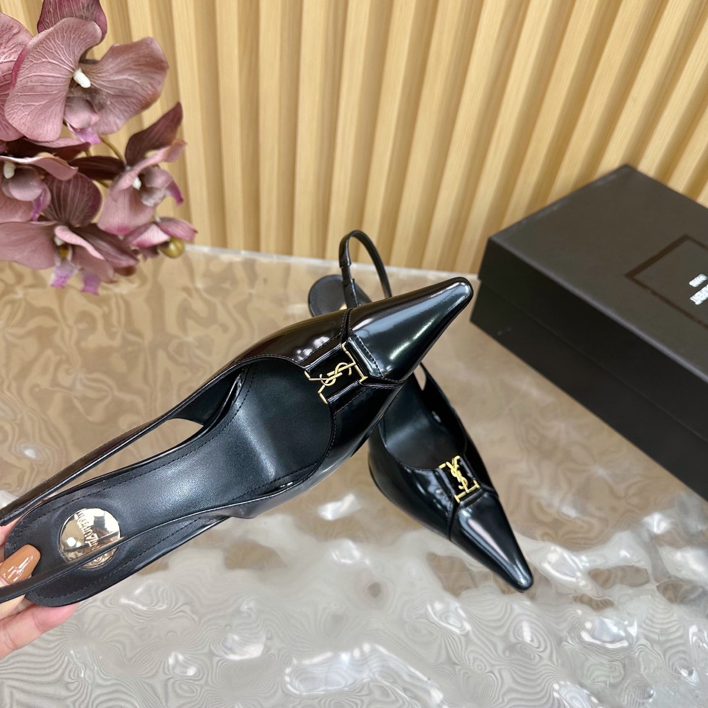 BABYLONE SLINGBACK PUMPS IN BLACK GLOSSY CALFSKIN