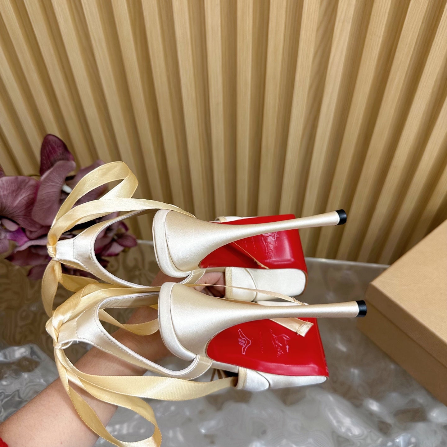 CL 25C Cassia Lace Up Alta 160mm Light Yellow Silk 221615