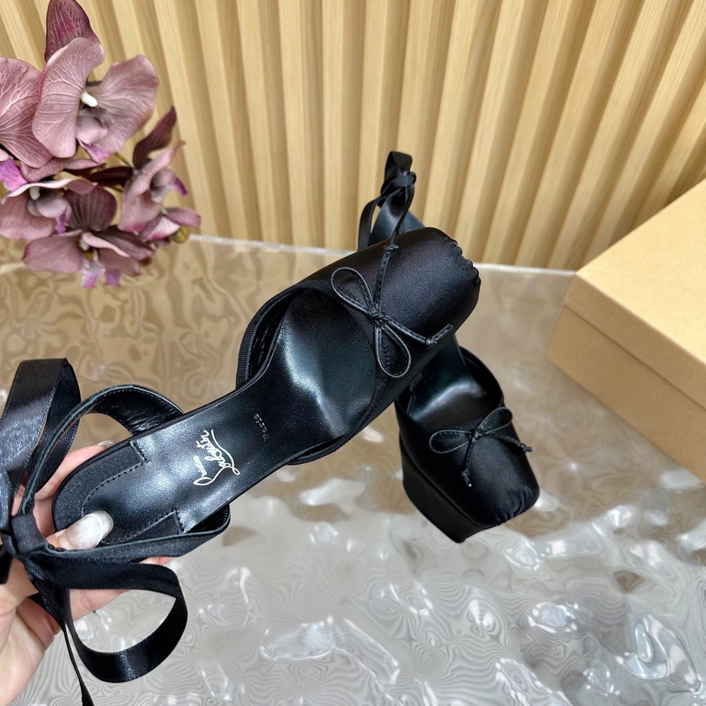 CL 25C Cassia Lace Up Alta 160mm Black Silk 221616