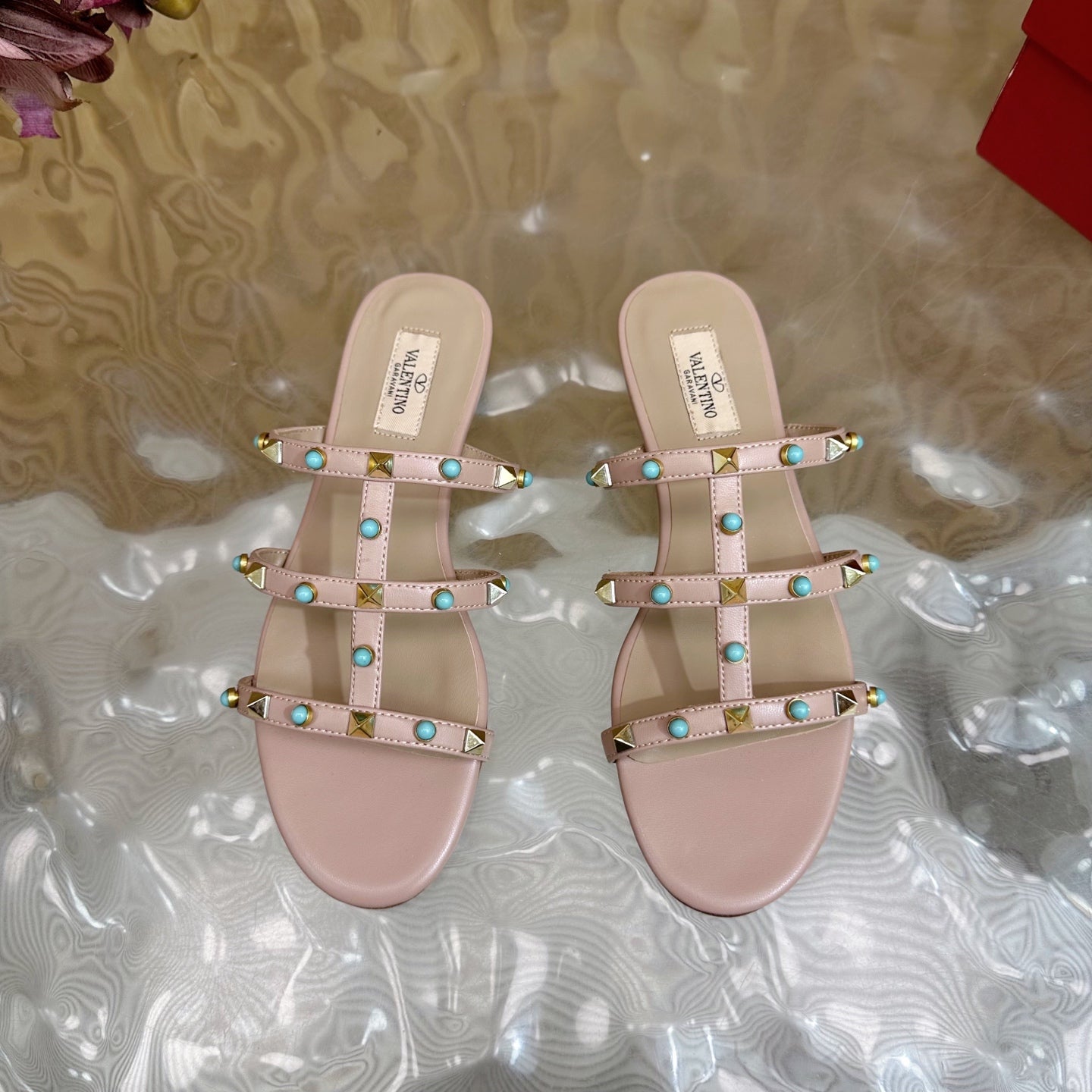 VT 25 Rockstud leather slides Pink Sheepskin 286630