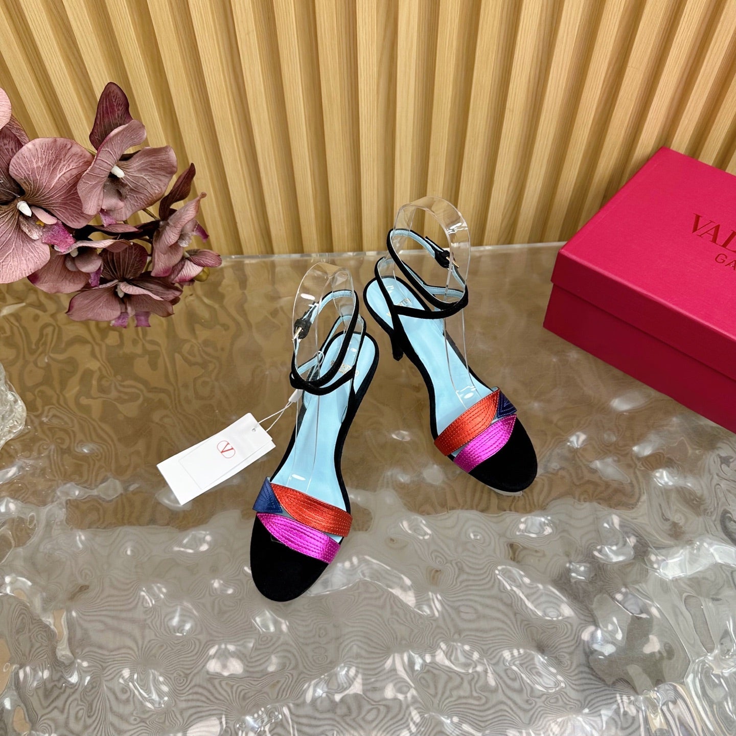 VT 25 Feuillage En Feuille Sandals Black Cowhide 331924