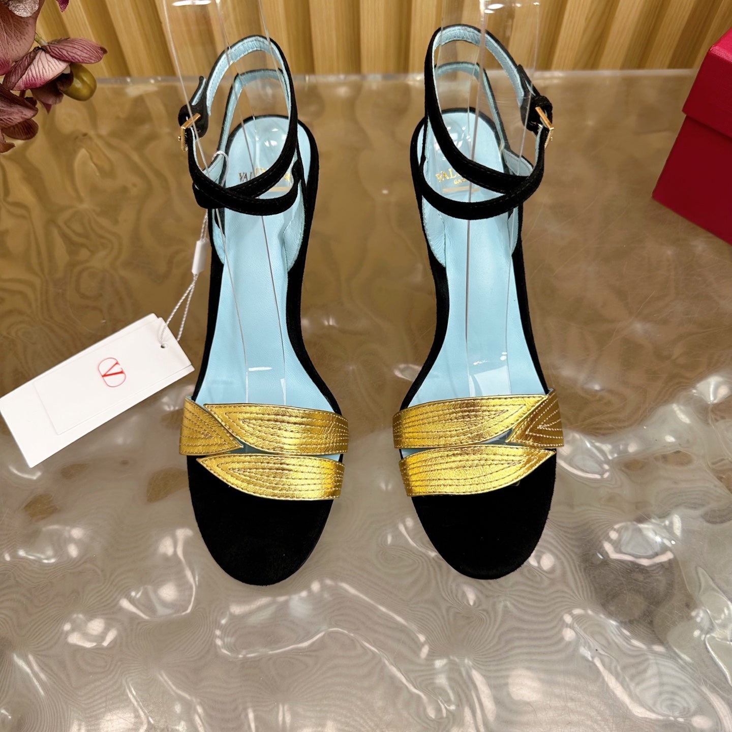 VT 25 Feuillage En Feuille Sandals Black Gold Cowhide 331925