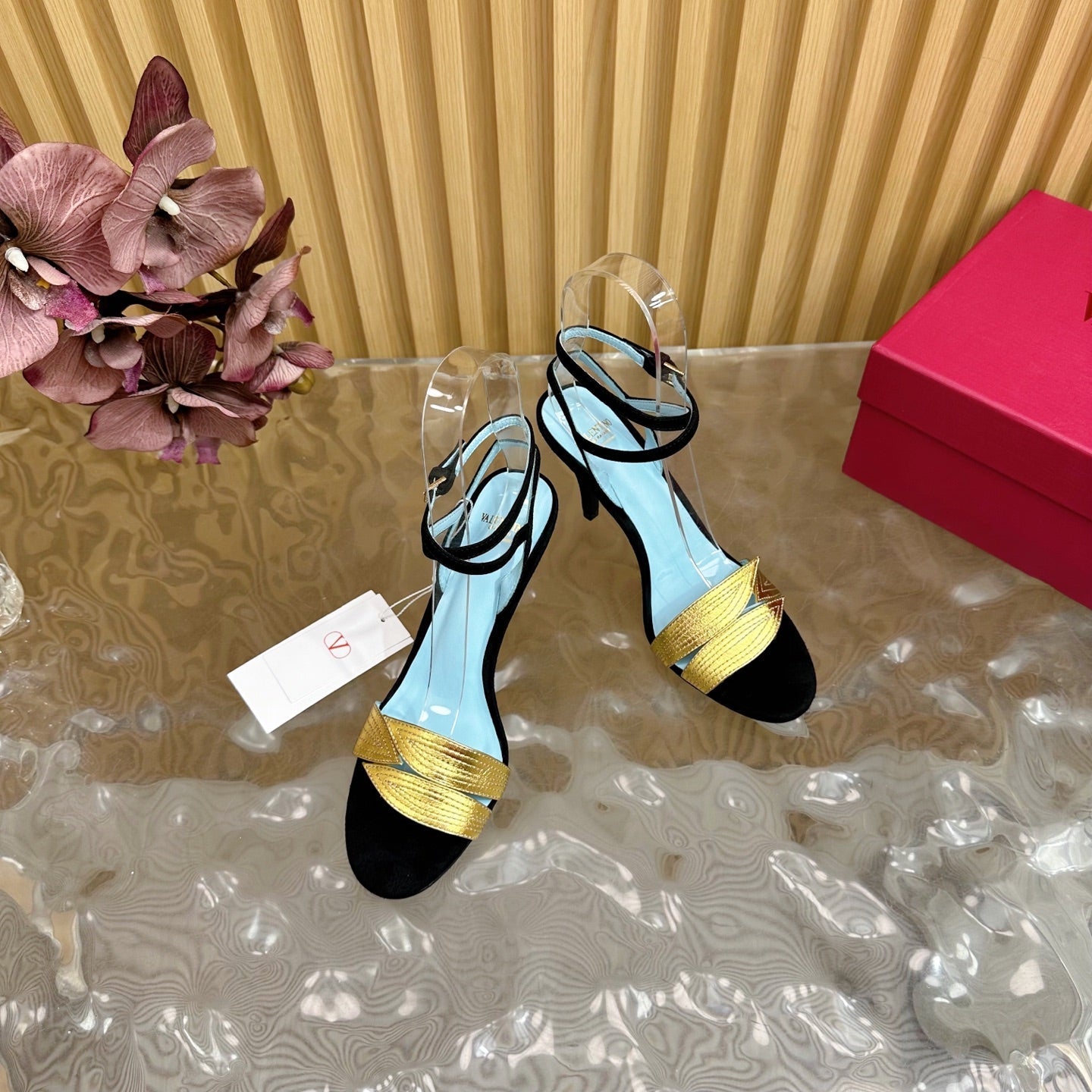 VT 25 Feuillage En Feuille Sandals Black Gold Cowhide 331925