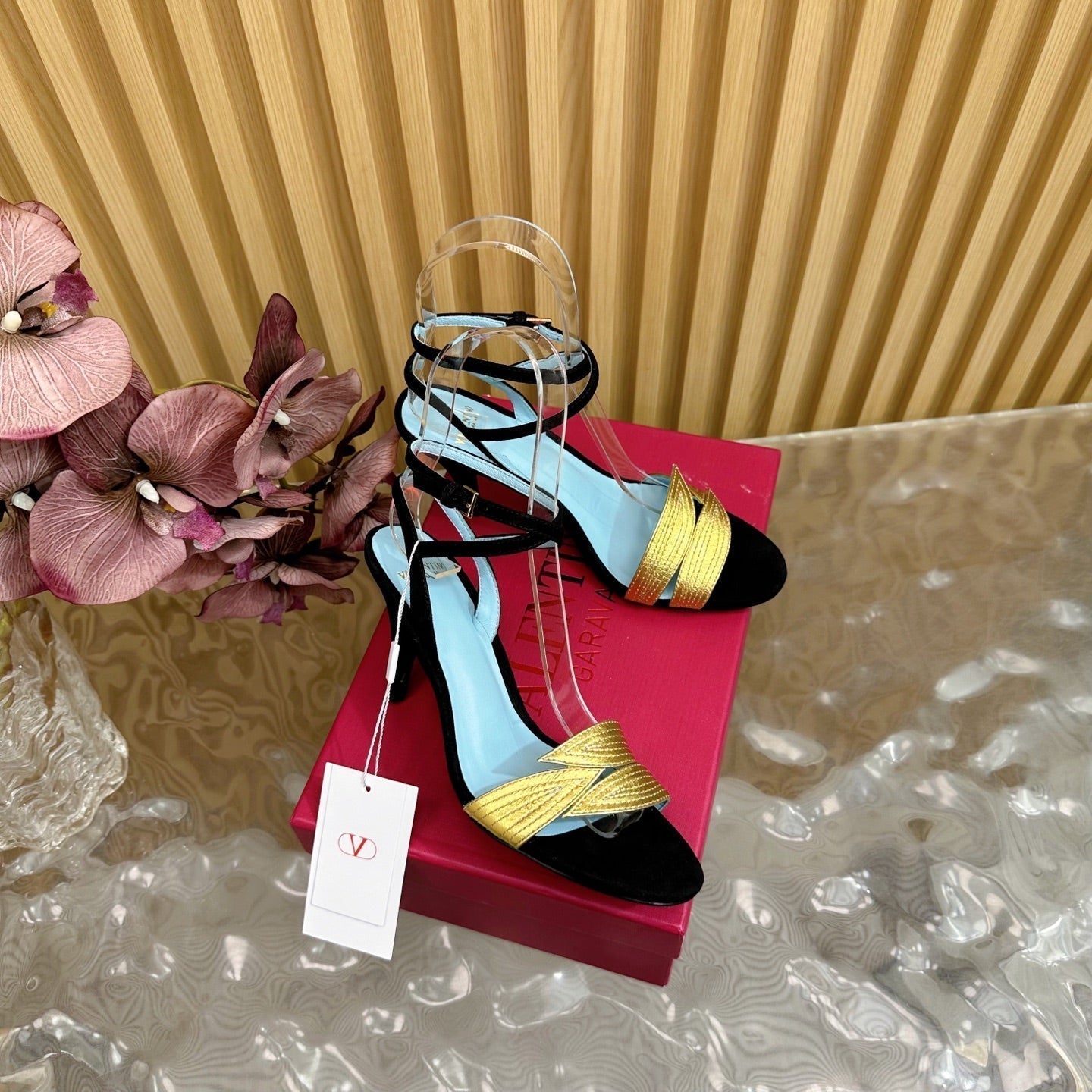 VT 25 Feuillage En Feuille Sandals Black Gold Cowhide 331925