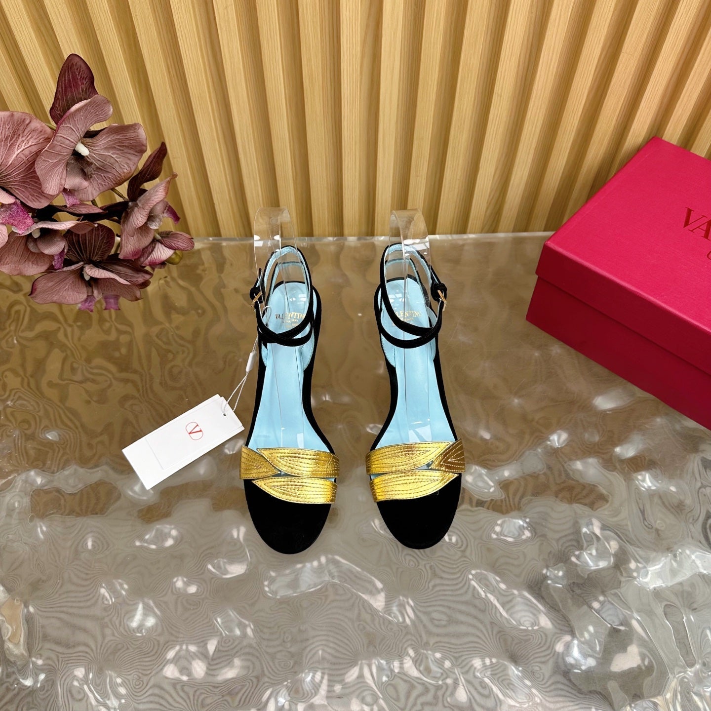 VT 25 Feuillage En Feuille Sandals Black Gold Cowhide 331925