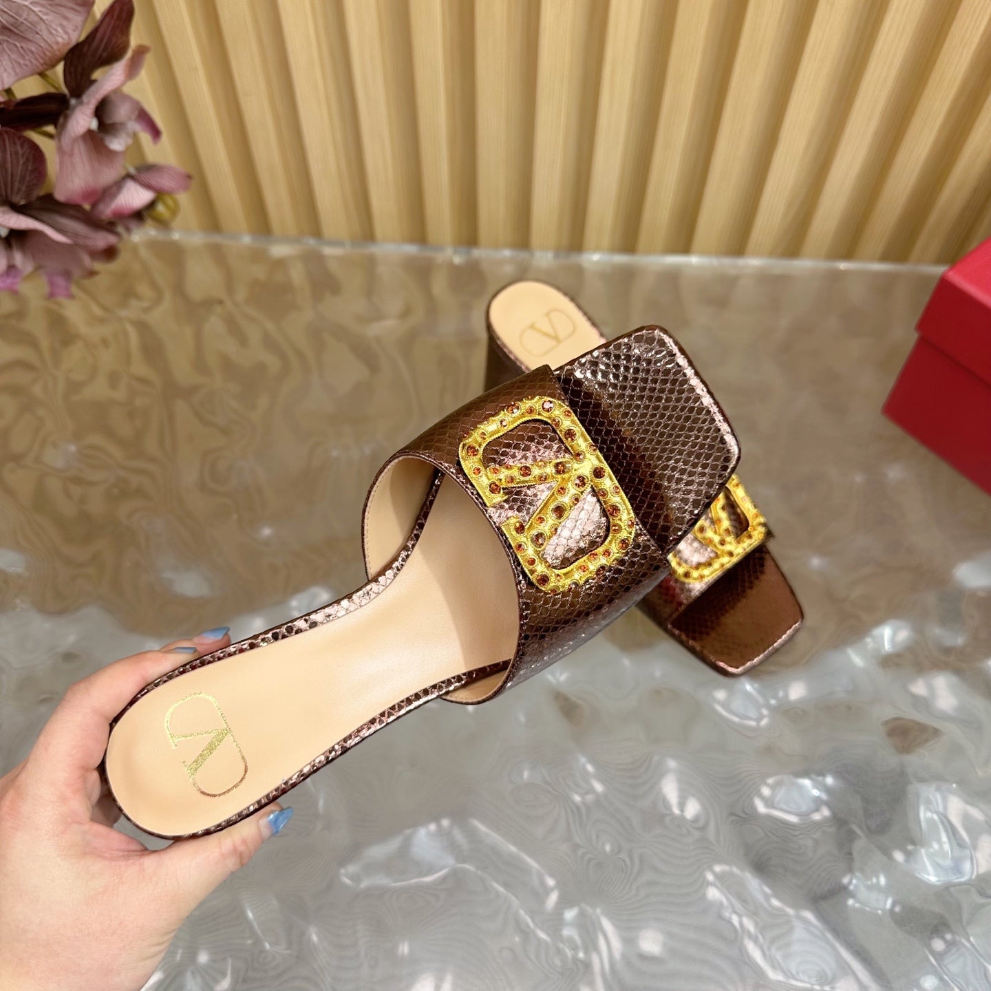 VT 25 Vlogo Mule Brown Snakeskin Leather