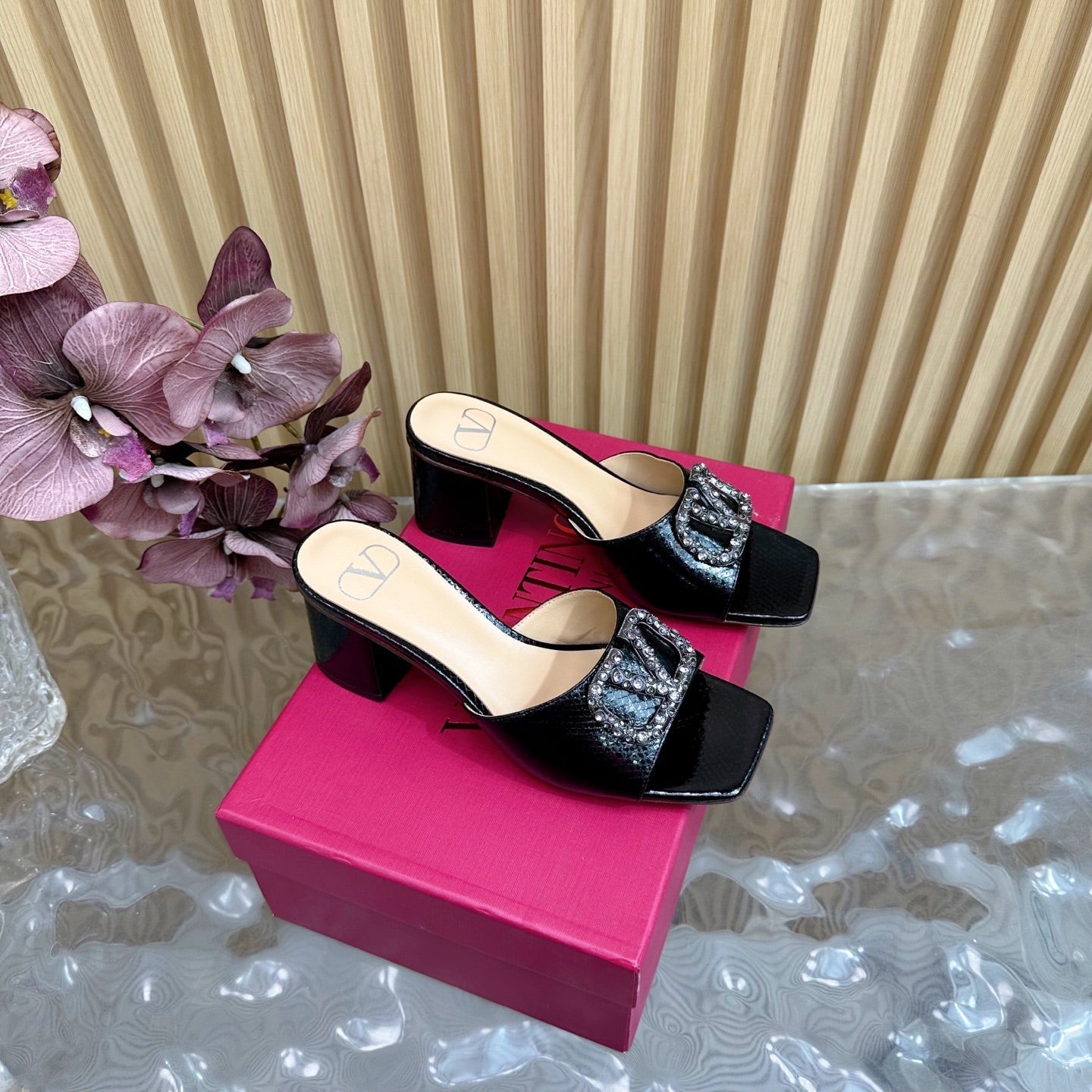 VT 25 Vlogo Mule Black Snakeskin Leather