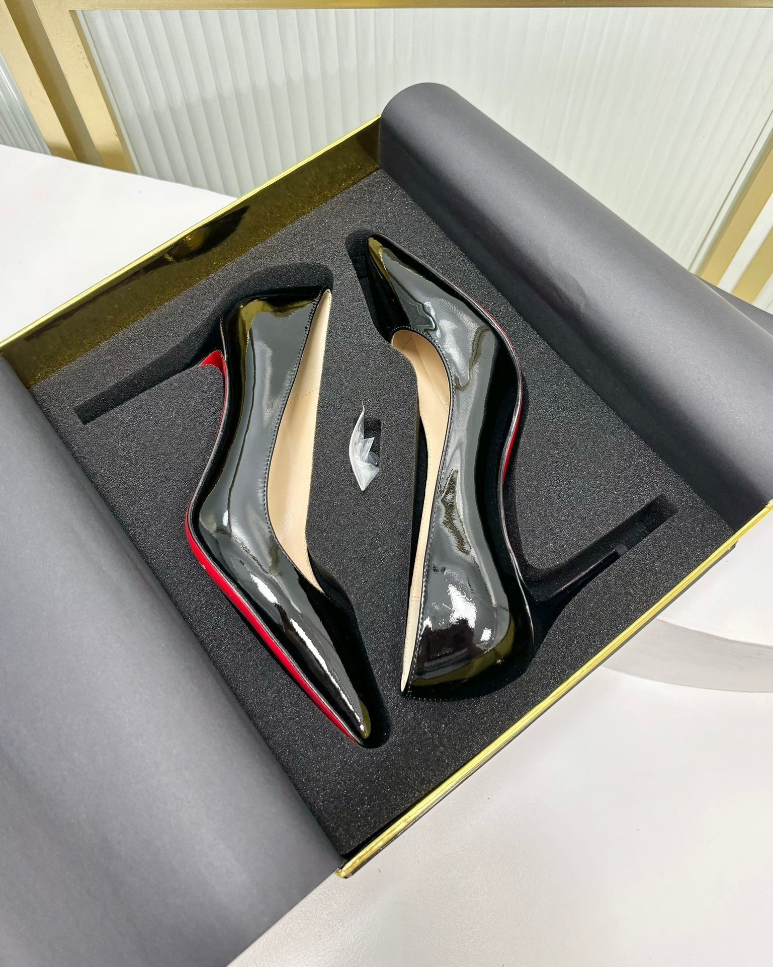 Cl Kate Pump Black Beige Patent Calfskin