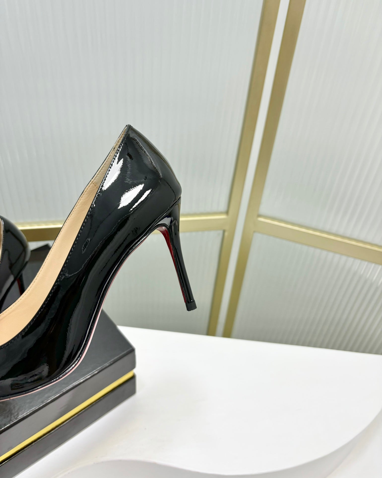 Cl Kate Pump Black Beige Patent Calfskin