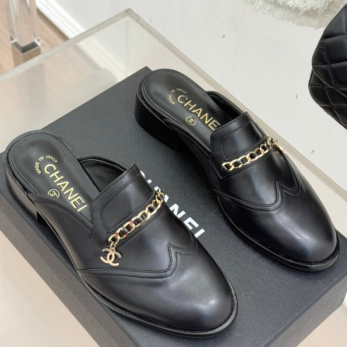 CC 26 Mule Black Calfskin 610015