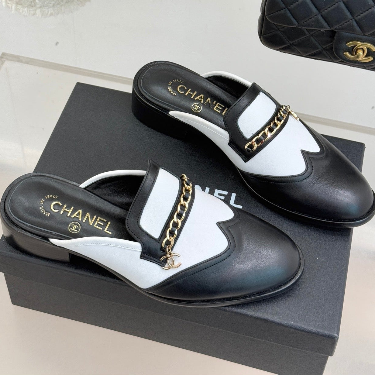 CC 26 Mule Black mix White Calfskin 610016