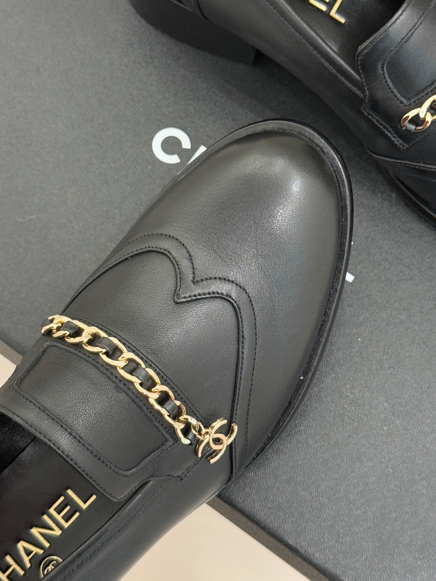 CC 26 Loafer Black Calfskin 610018