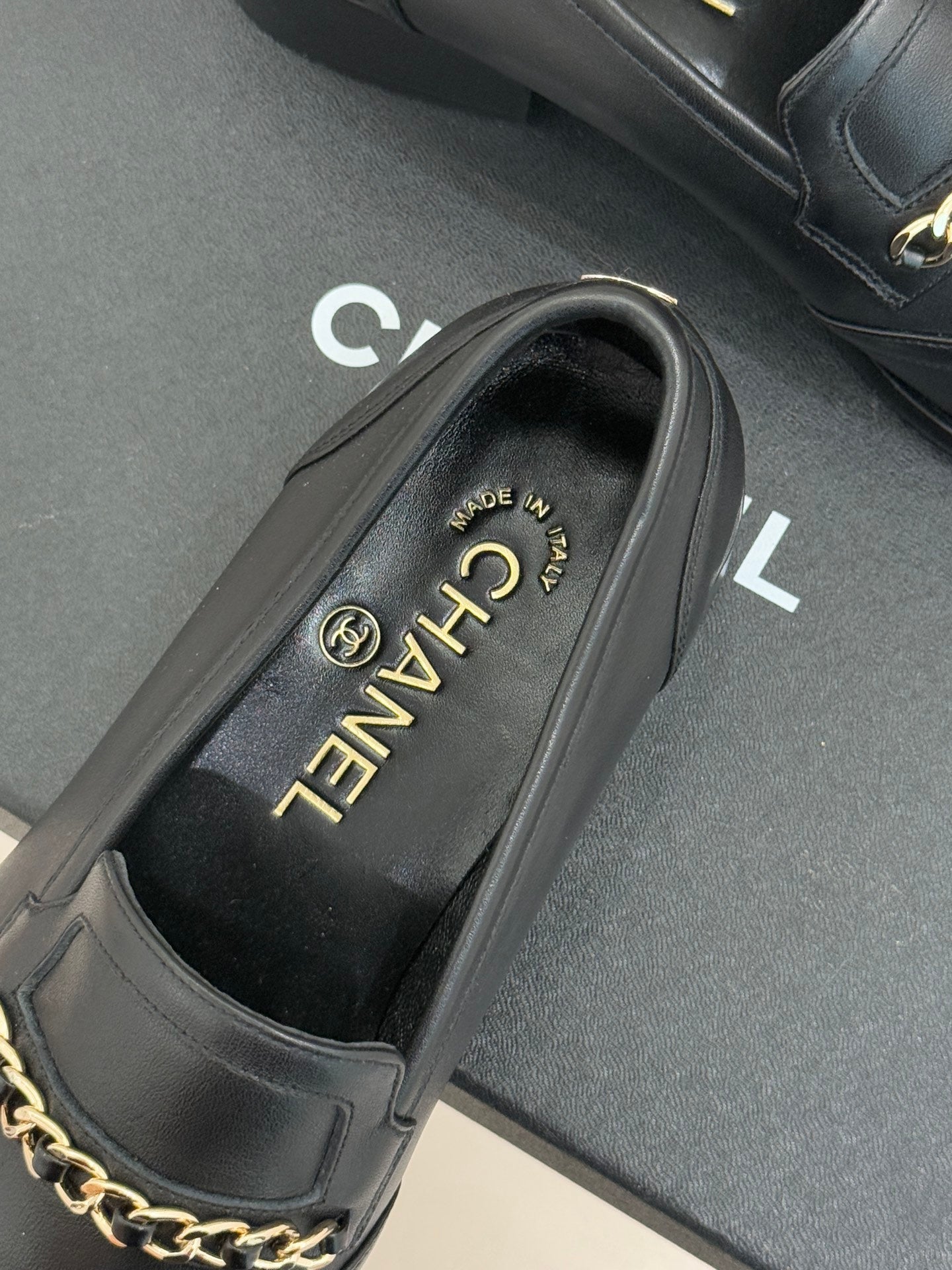 CC 26 Loafer Black Calfskin 610018