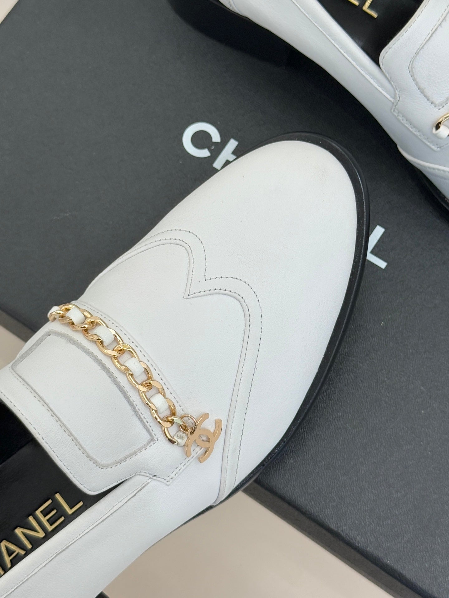 CC 26 Loafer White Calfskin 610017