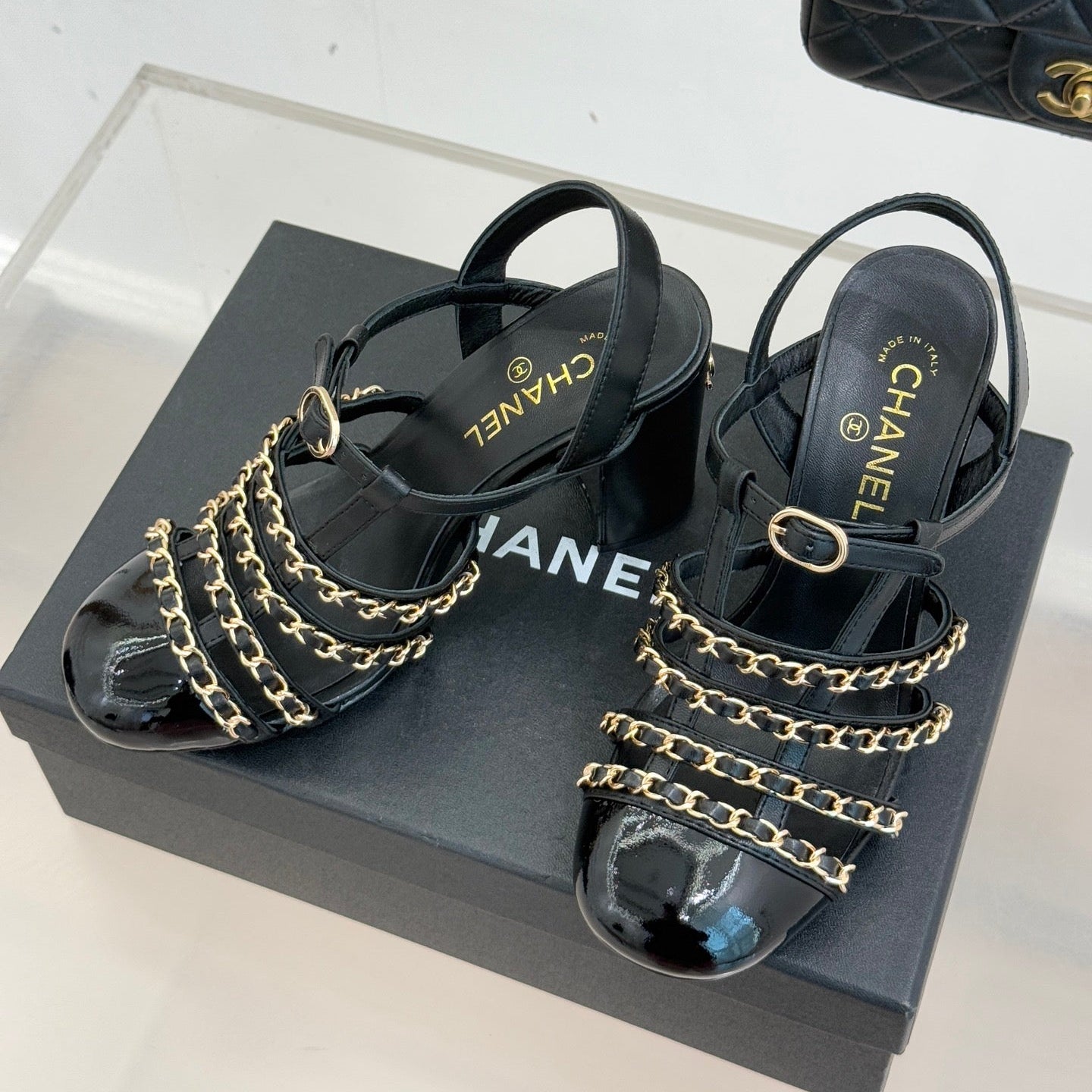 CC 26 Slingback Black Glossy Sheepskin & Calfskin 609980