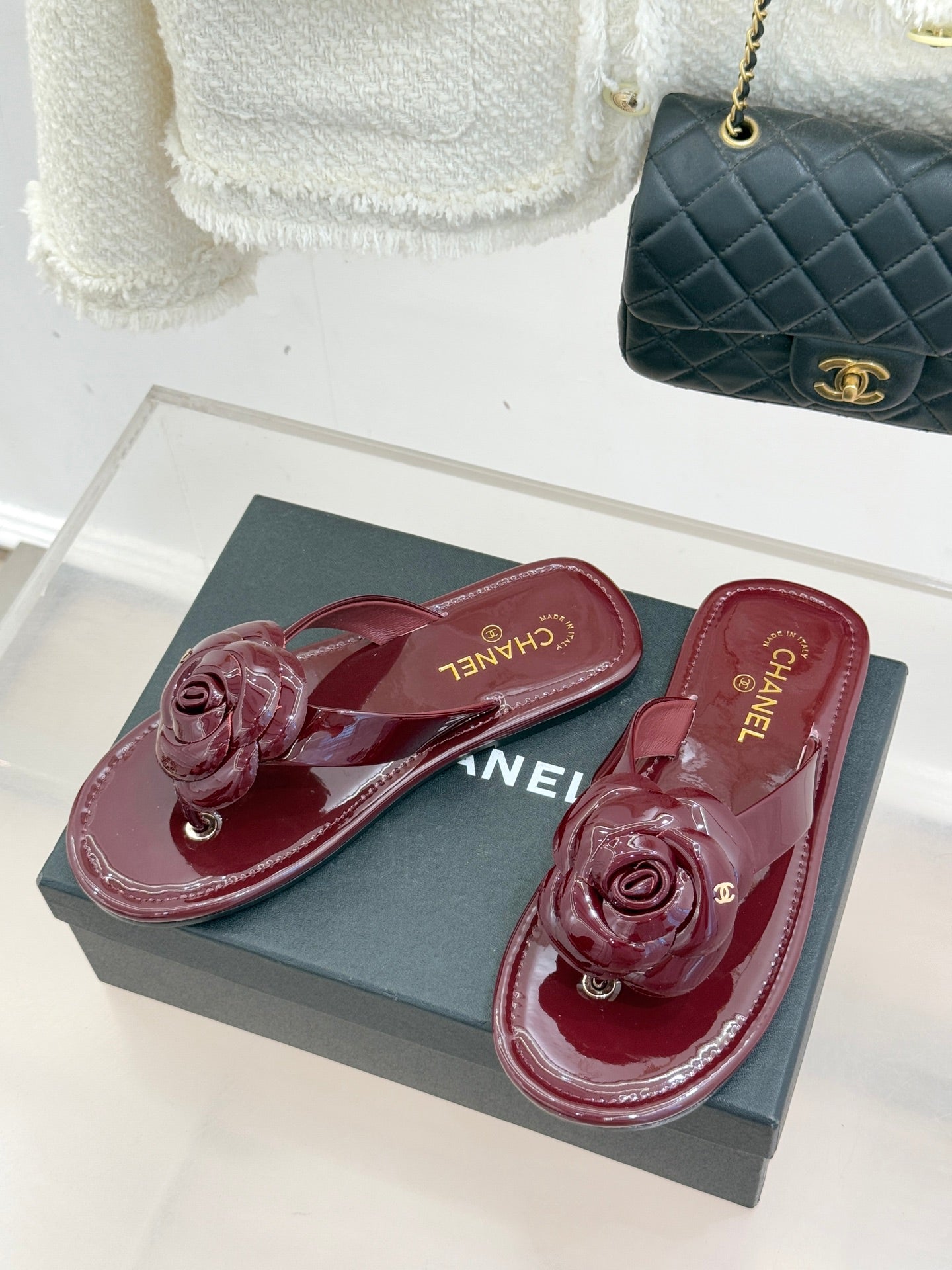 CC 26 Camellia Thong Sandal Burgundy Patent Leather 609992