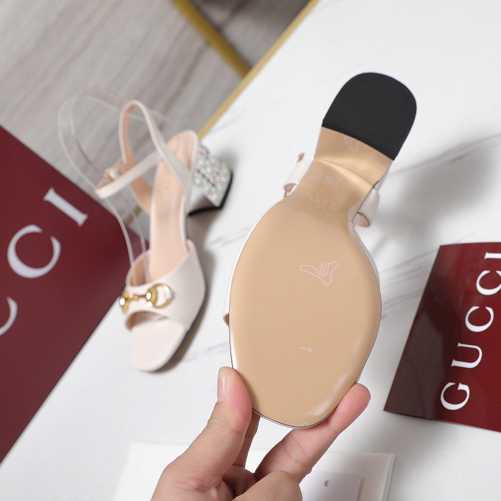 GG 26ss Sandals 55 White Beige Sheepskin 601094