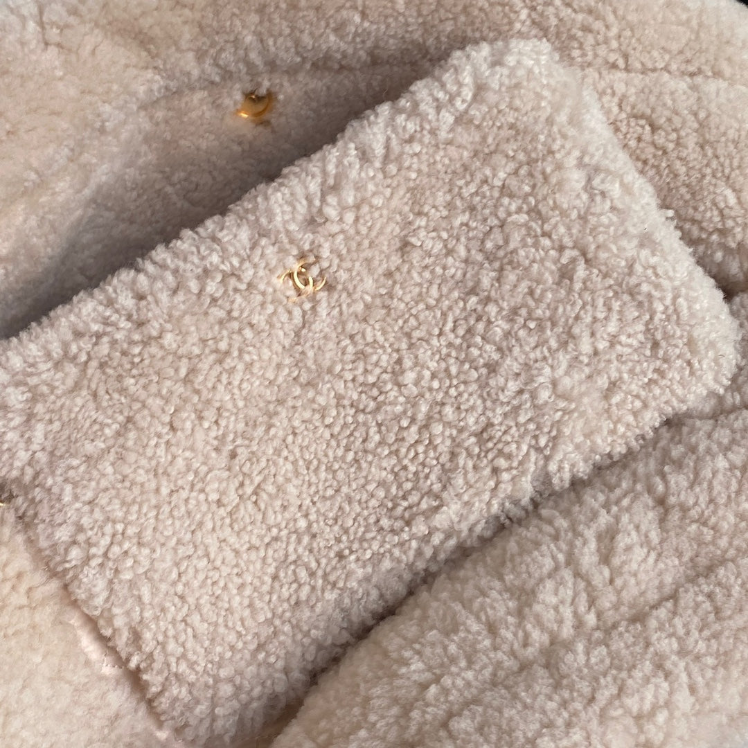 CC 24K Hobo 22 Bag 39cm Beige Wool Fur