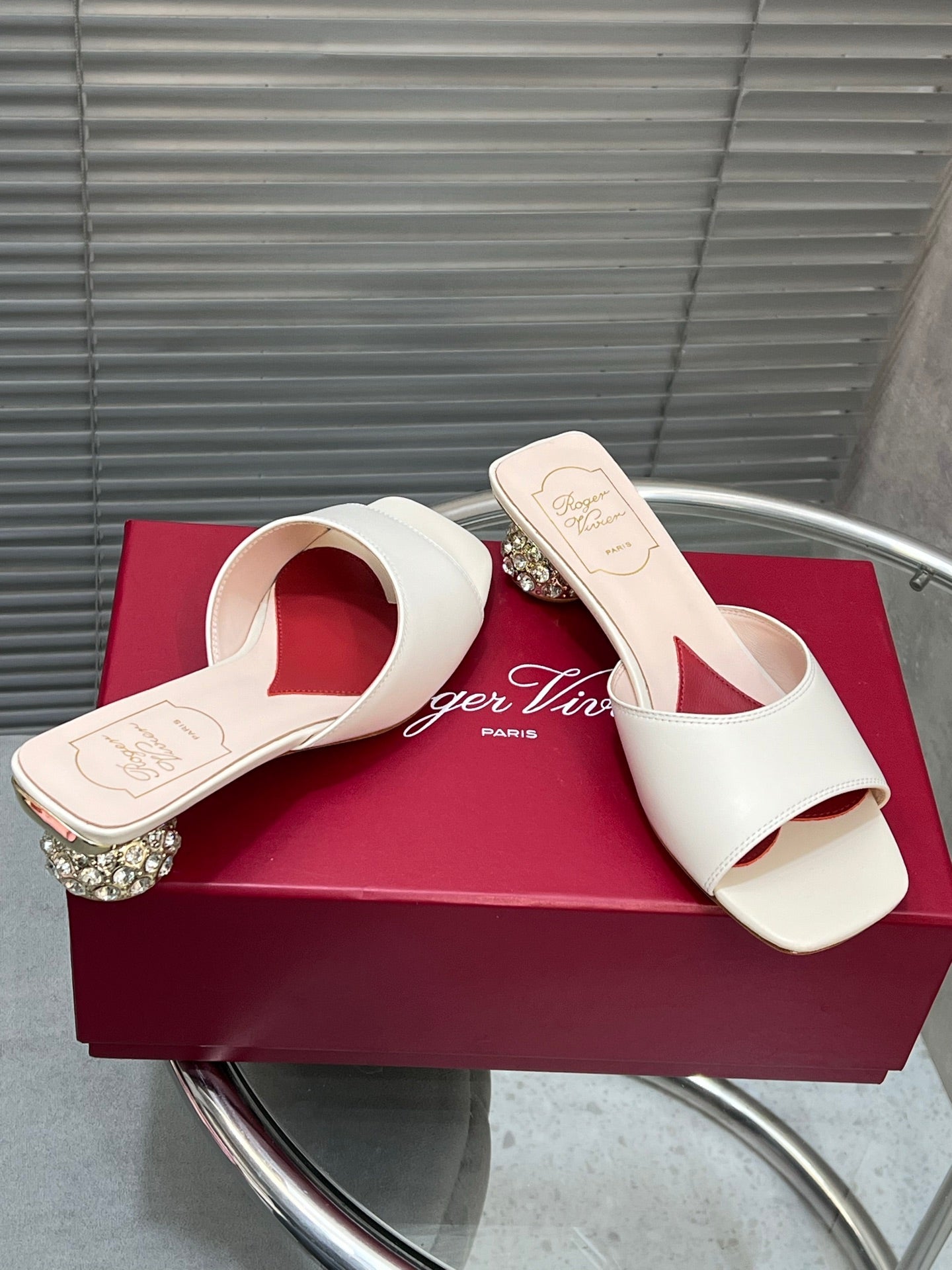 Viv Diamond Sole Mules White Cowhide 267688