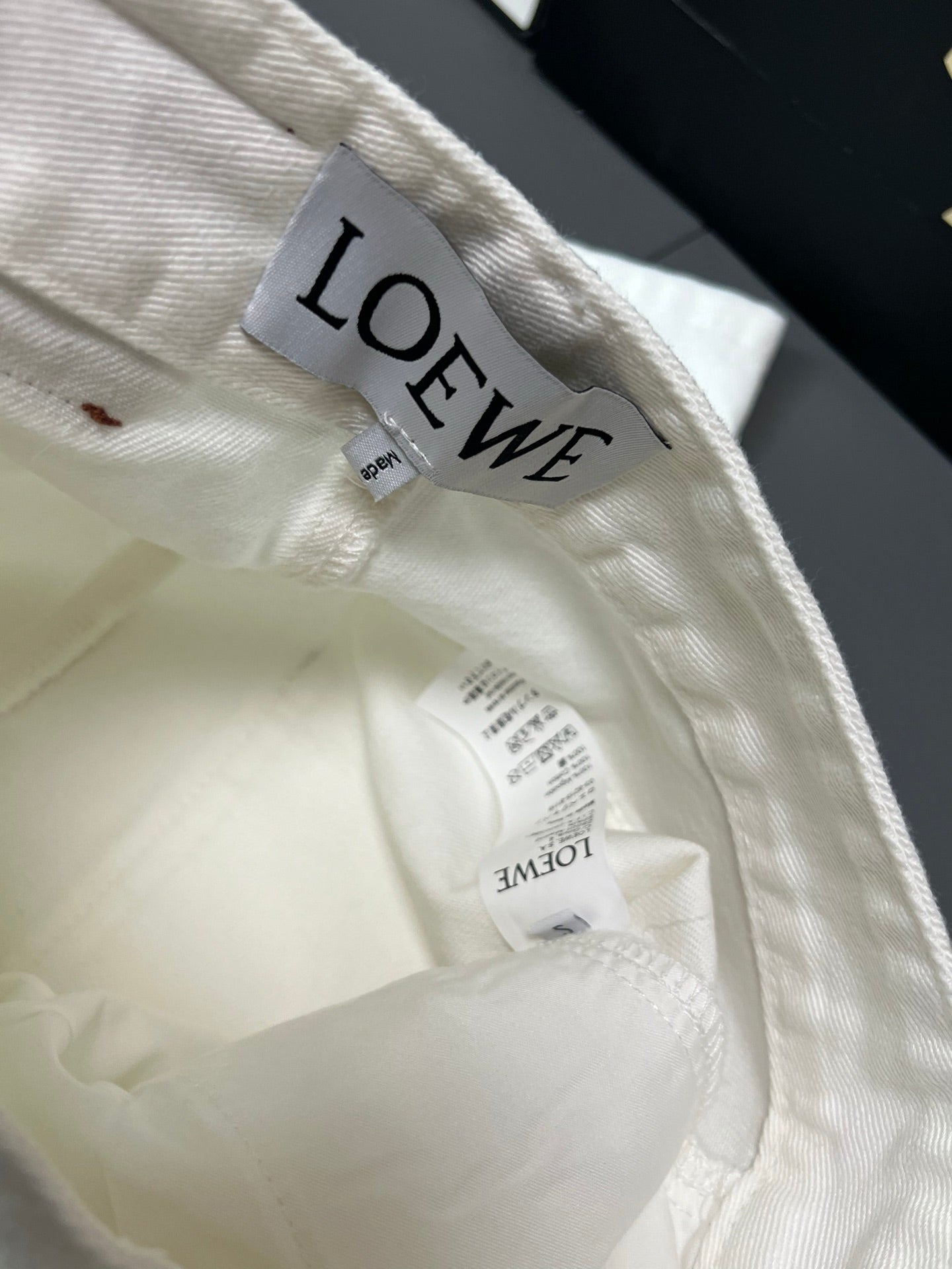 Loew White Anagram White Jean