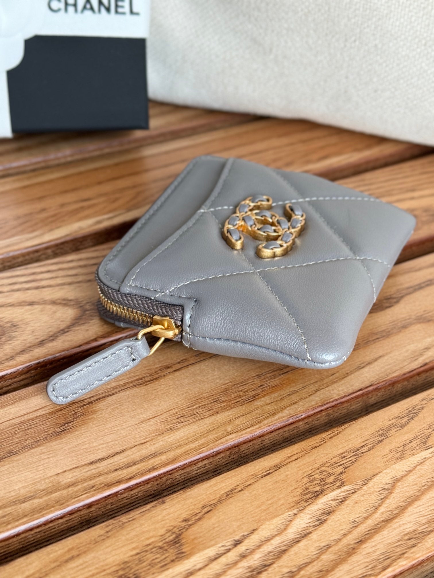 cc 19 zipped coin purse 11cm grey lambskin gold hardware