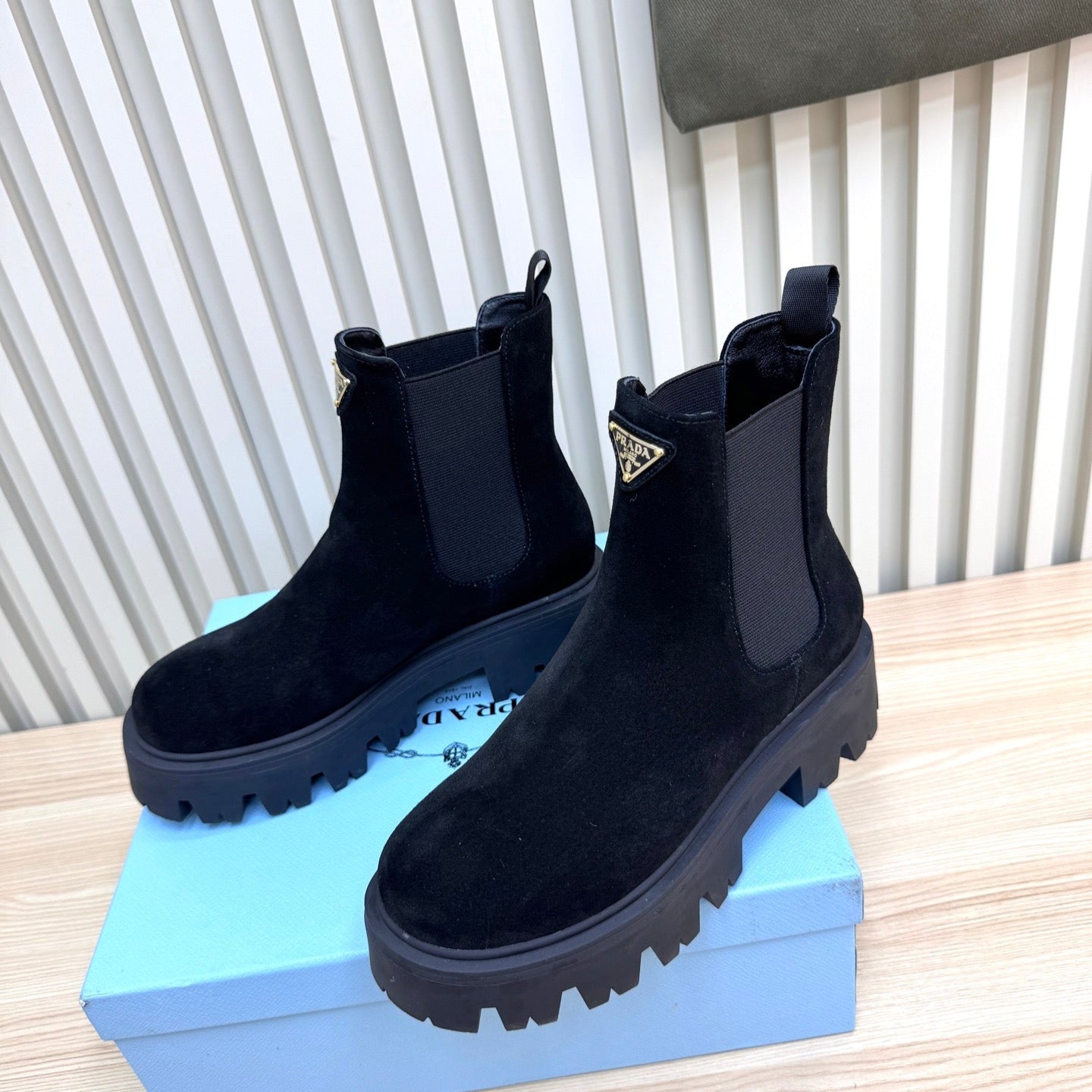 PRA ankle boots black suede 443663