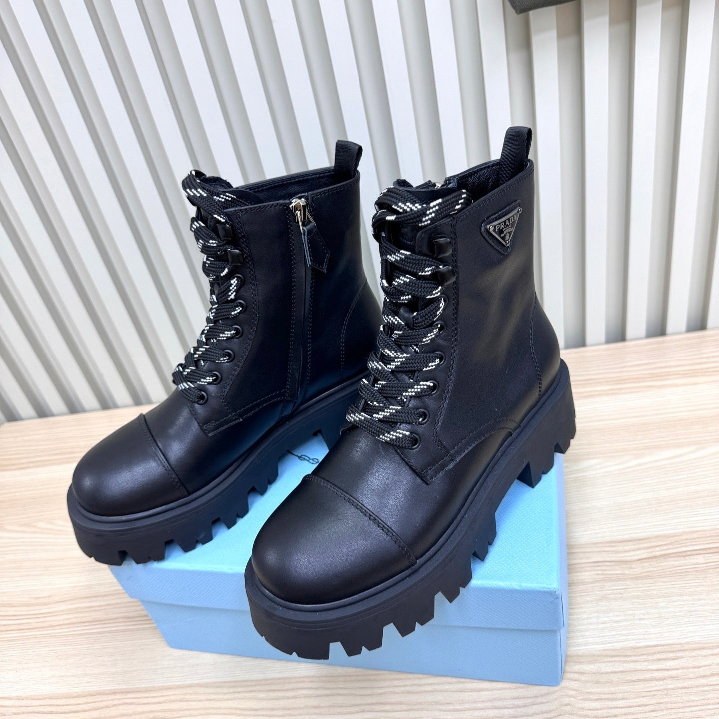 PRA Martin boots black sheepskin 443670