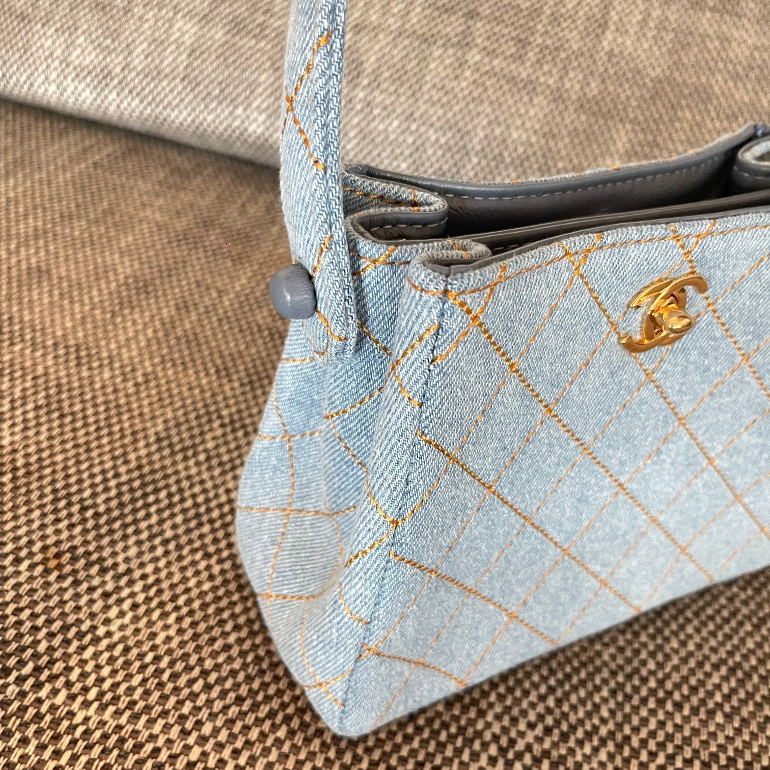 Chanel 2026 Vintage Matelasse Mini Bag 18cm Denim Leather