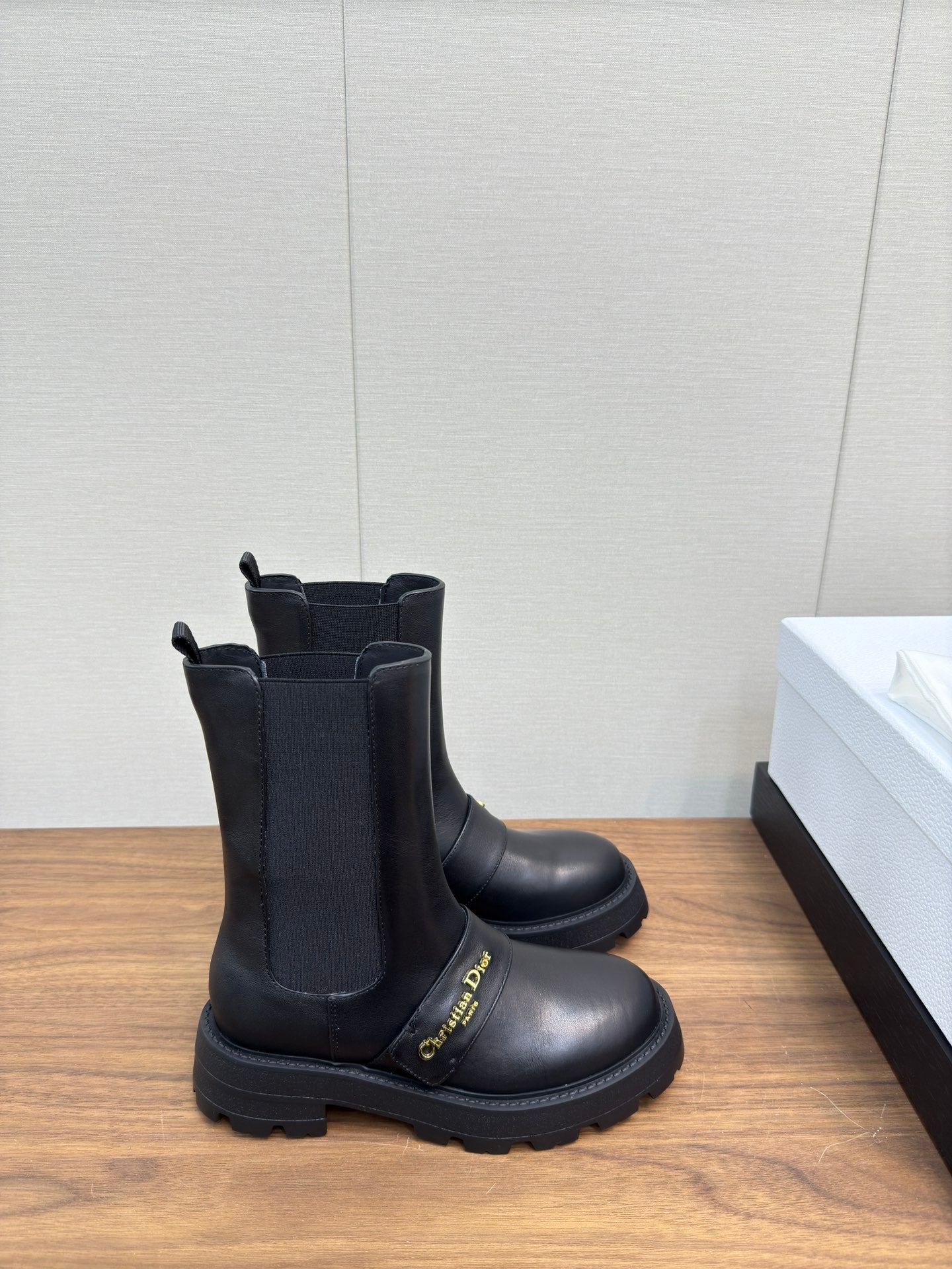 CD D-Quest Ankle Boot 40mm In Plain Black Calfskin 112933