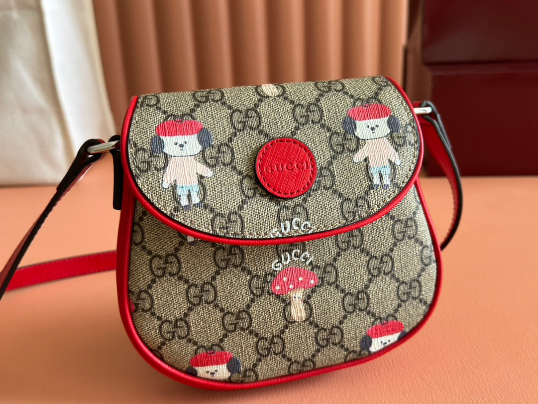 Gucci Dog Print Shoulder Bag White Red Beige Canvas 239661