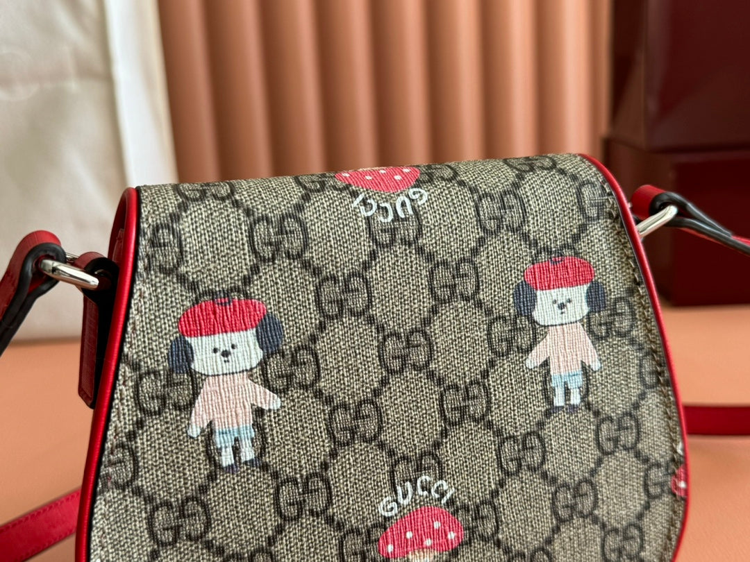 Gucci Dog Print Shoulder Bag White Red Beige Canvas 239661
