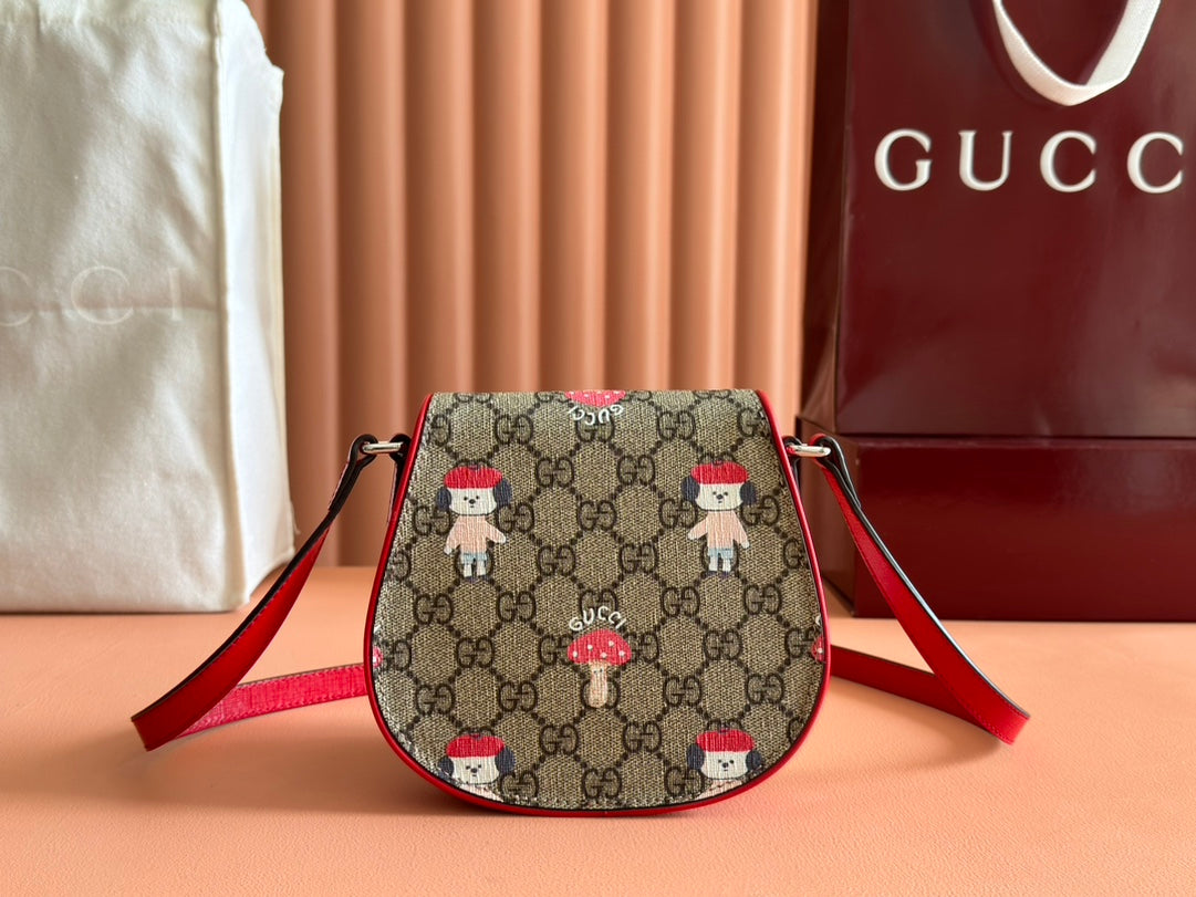 Gucci Dog Print Shoulder Bag White Red Beige Canvas 239661