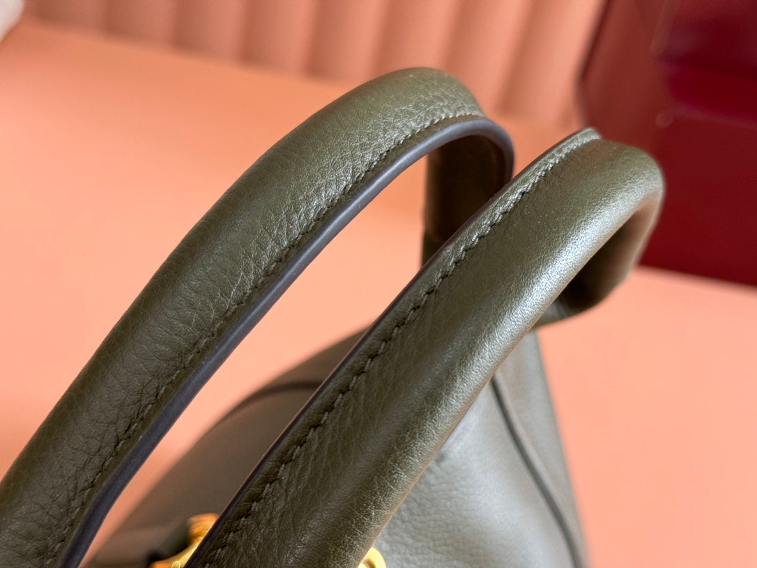 Gucci Softbit Shoulder Bag Green Calfskin