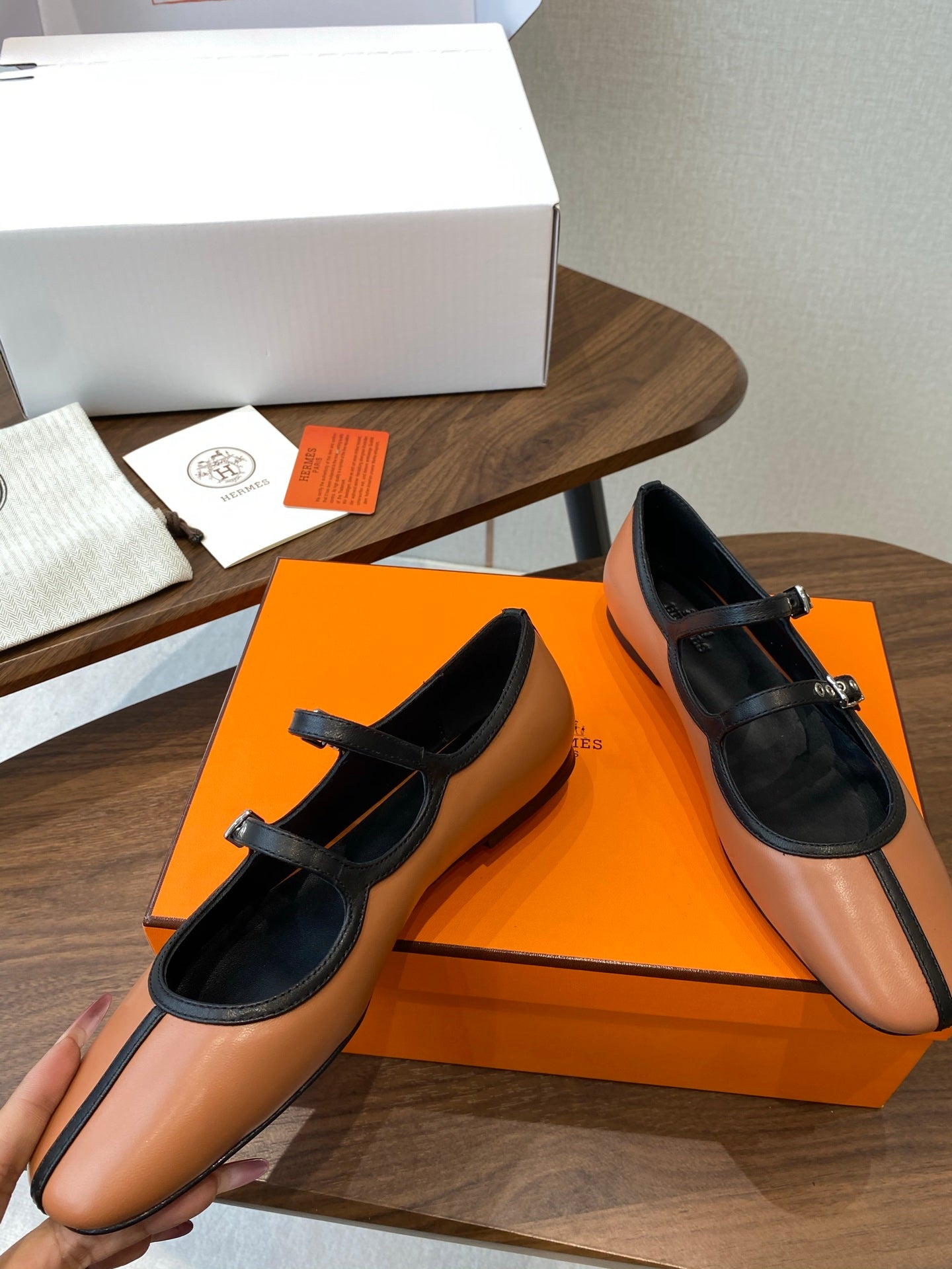 HM  25s Mary Jane Double Strap Camel Black Calfskin 422564