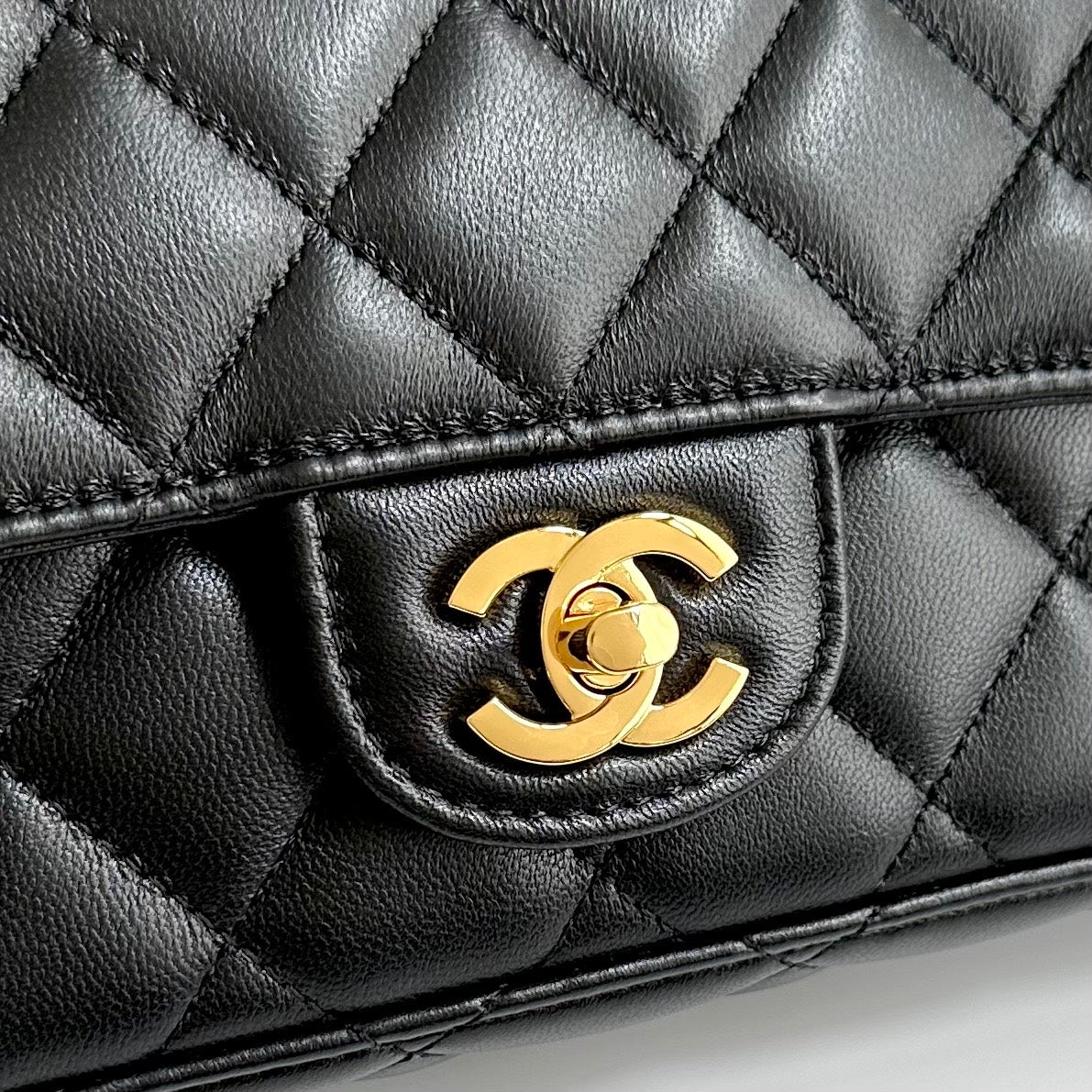 Chanel 2026 Flap Bag 25cm Black Lambskin With Gold Hardware