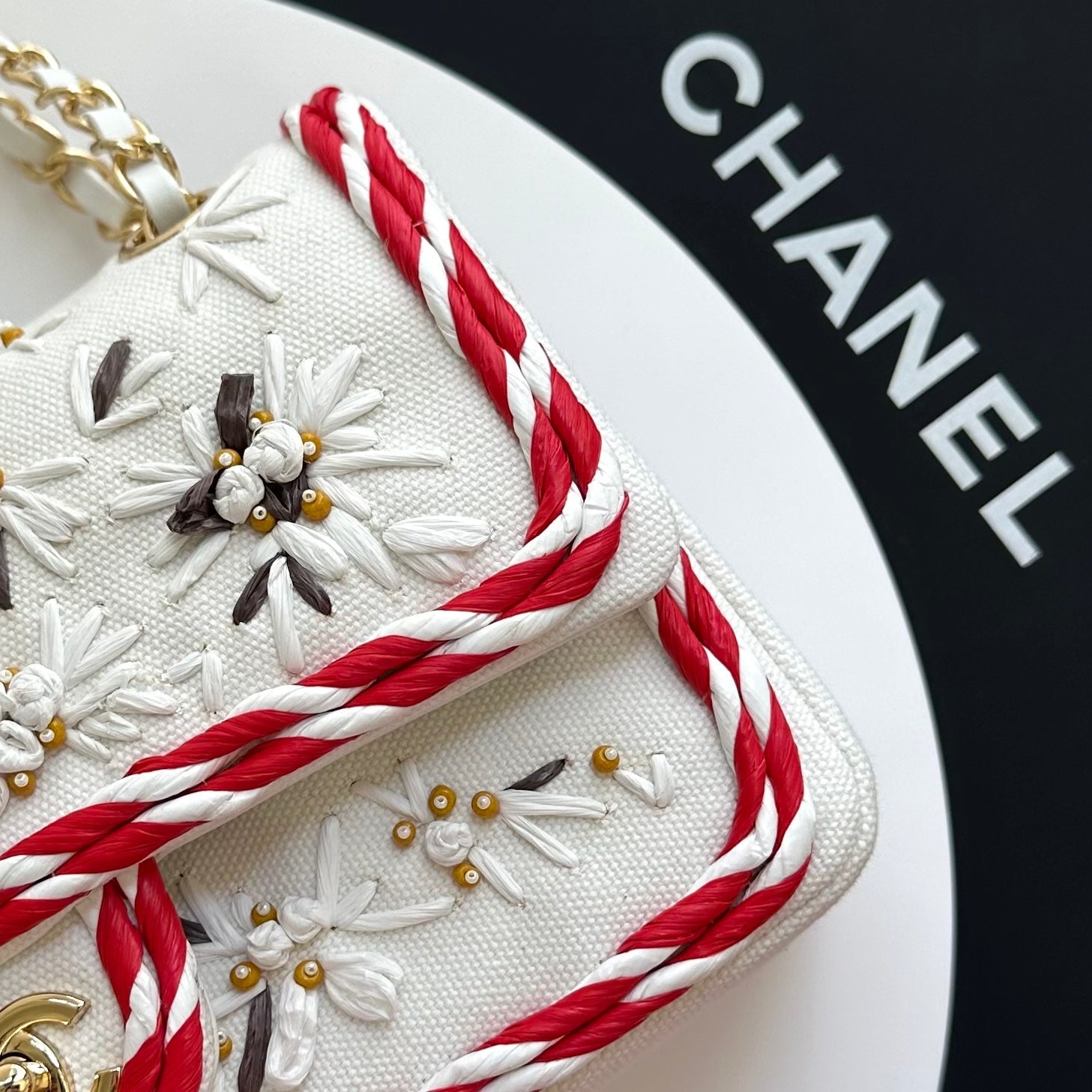 Chanel 2026 Classic 11.12 Bag 25.5cm White Red Woven Leather