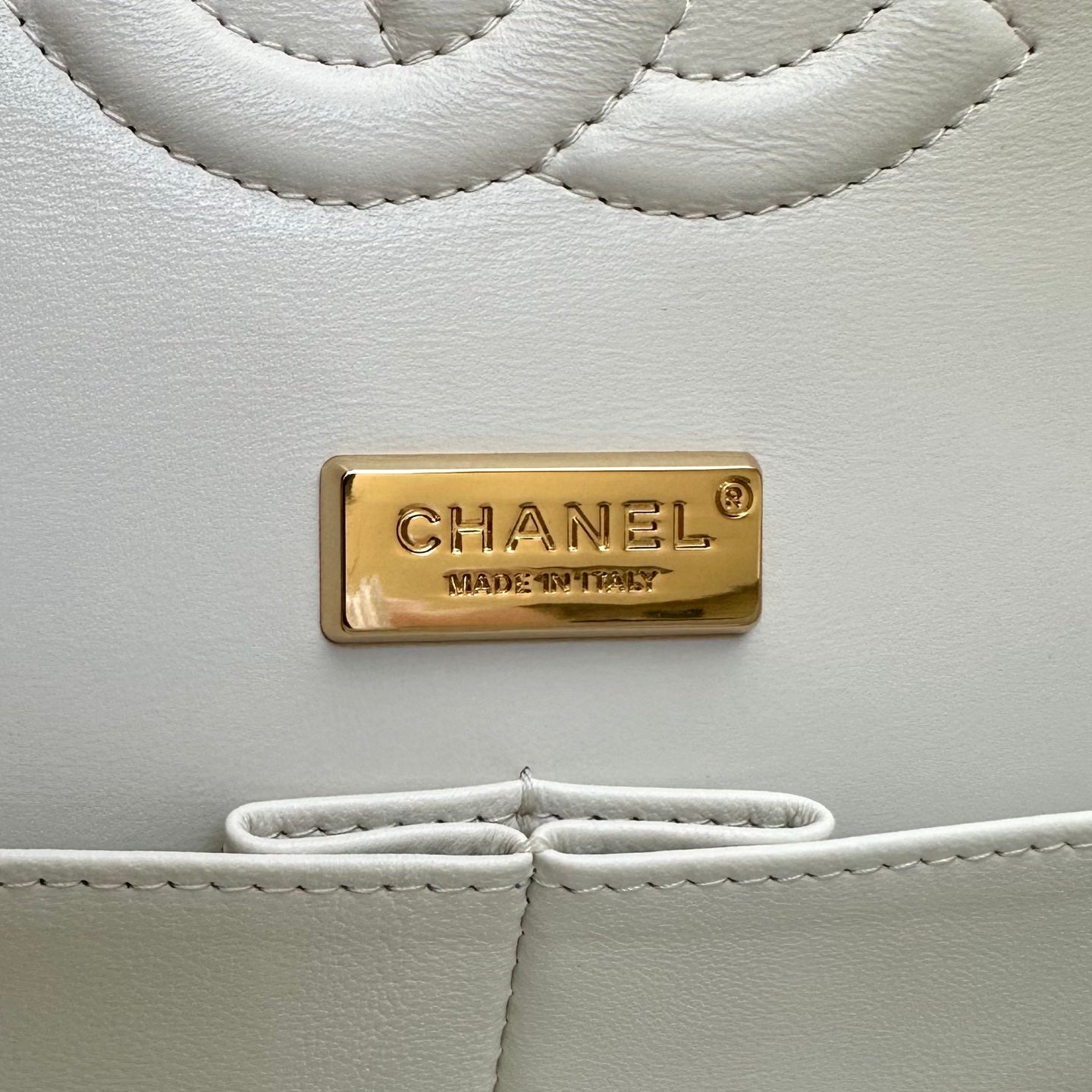 Chanel 2026 Classic 11.12 Bag 25.5cm White Red Woven Leather