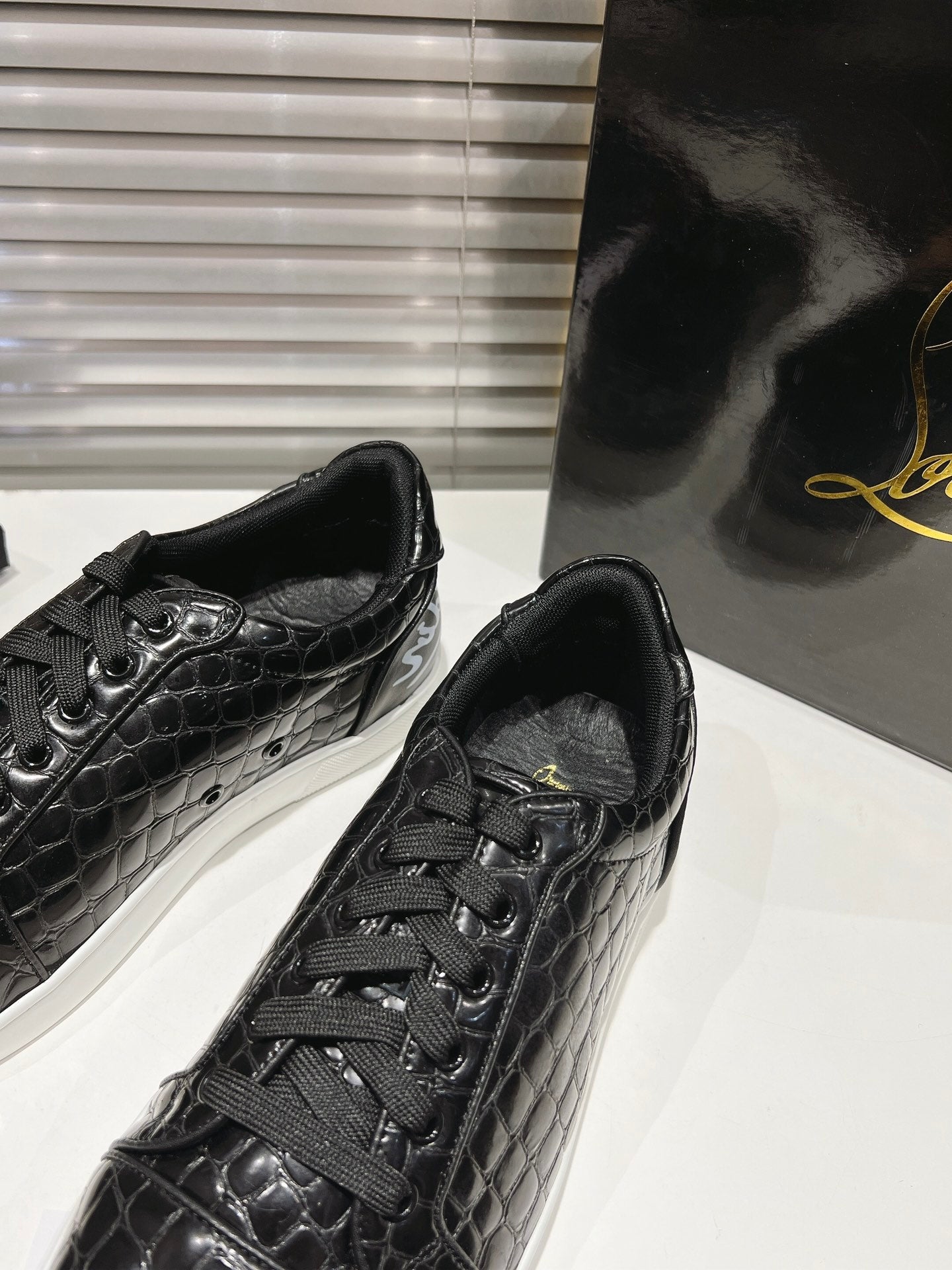 CL Rantulow Orlato Sneakers with logo Black Alligator embossed calf leather 242412